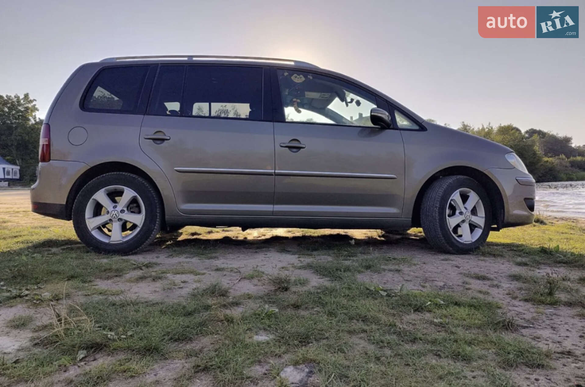 Volkswagen Touran 2010 VIN WVGZZZ1TZAW101009 фото оголошення 12 з 23