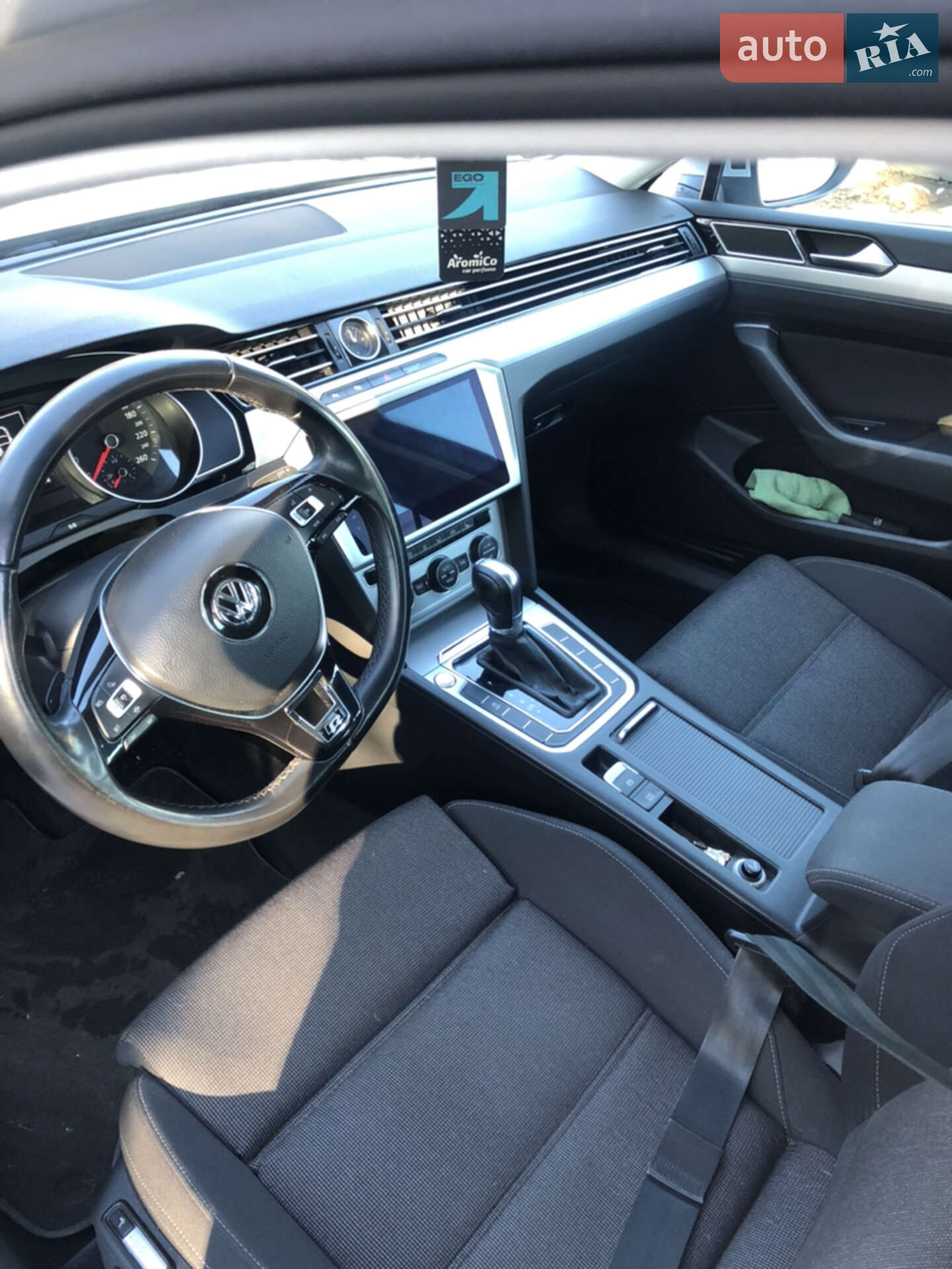 Volkswagen Passat 2019 VIN WVWZZZ3CZKE068052 фото оголошення 6 з 14