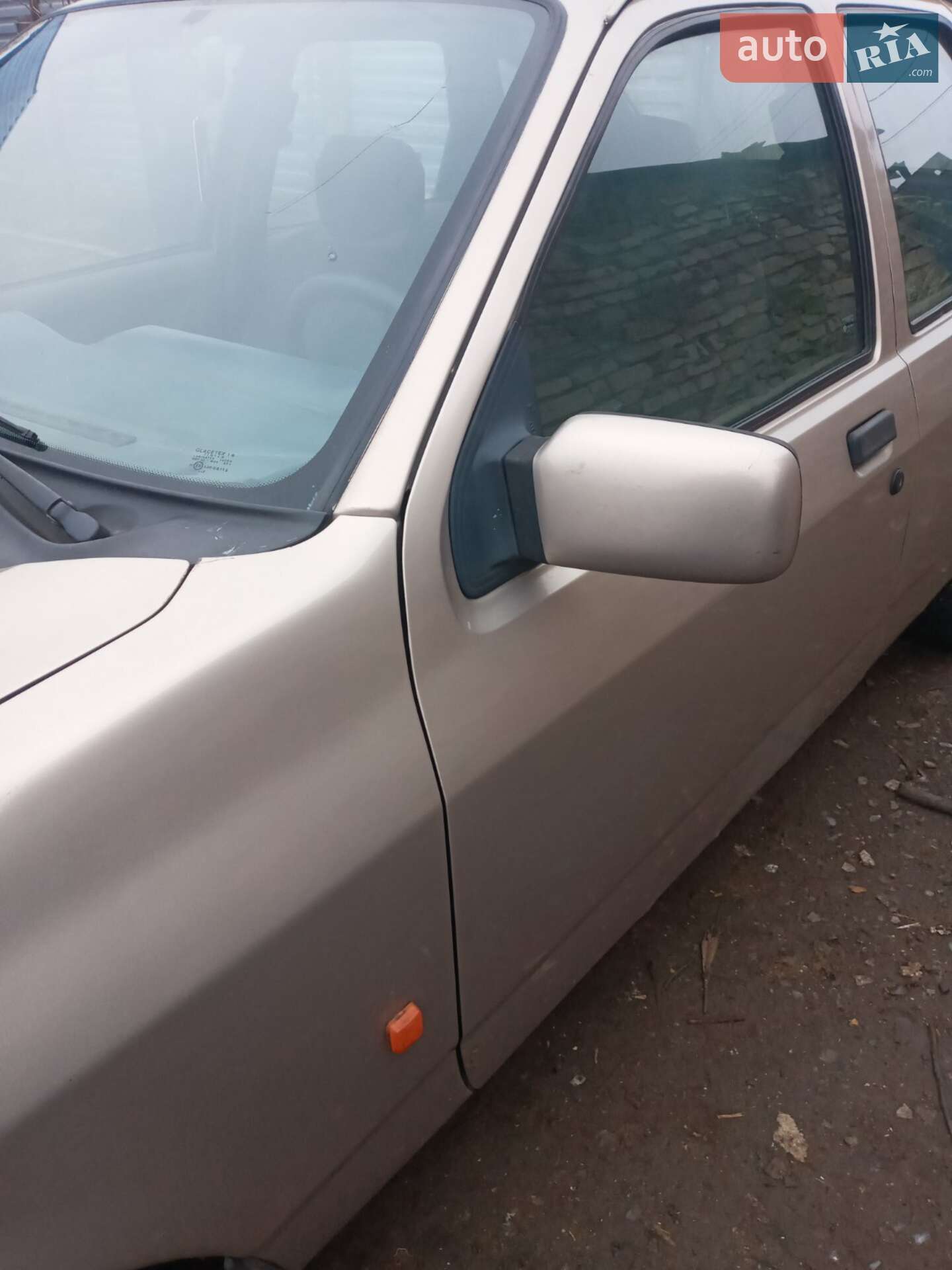 Ford Sierra 1989 VIN WF0AXXGBBAKM76115 фото оголошення 4 з 10