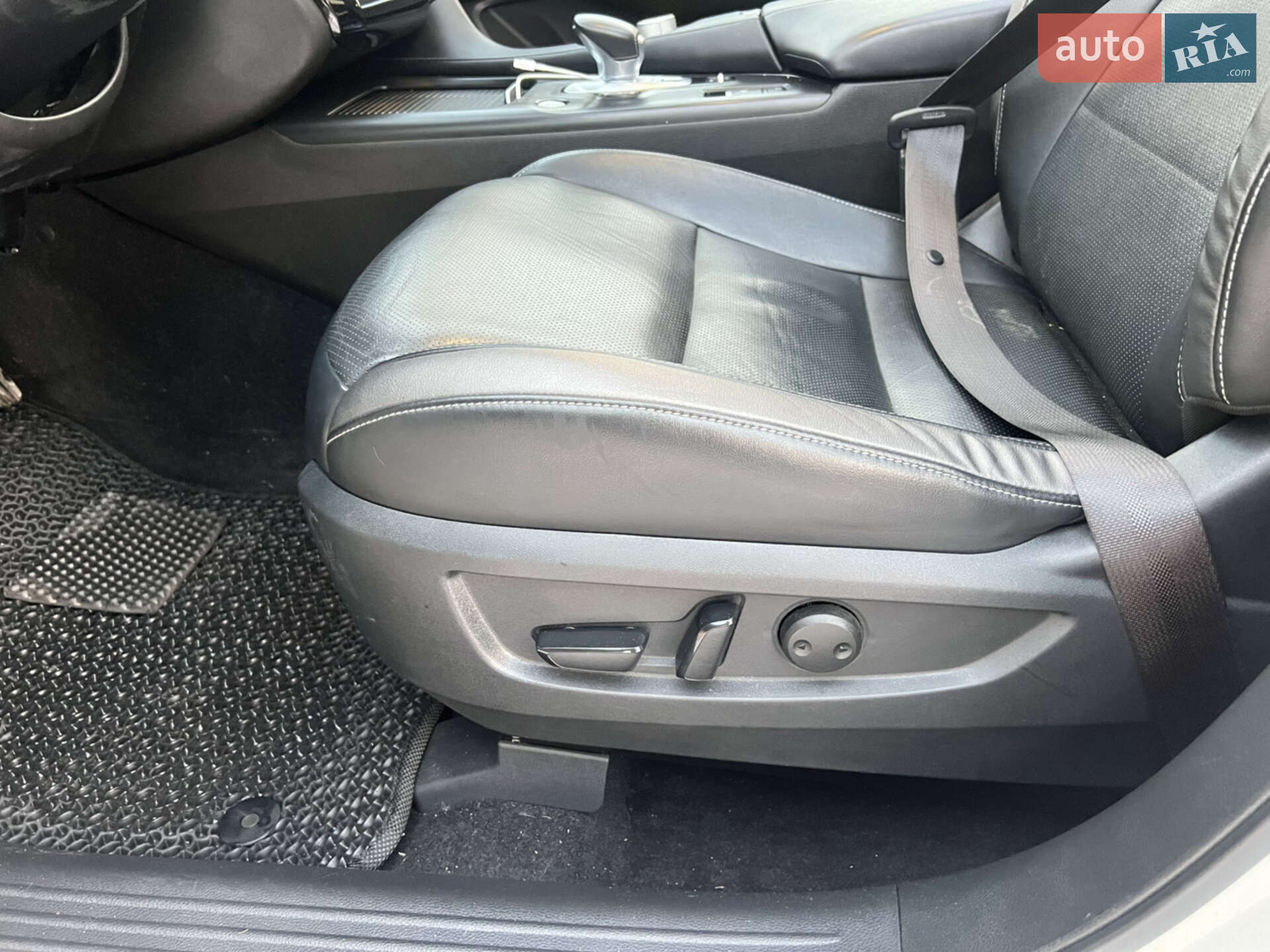 Infiniti QX50 2020 VIN 3PCAJ5M31LF120513 фото оголошення 33 з 38
