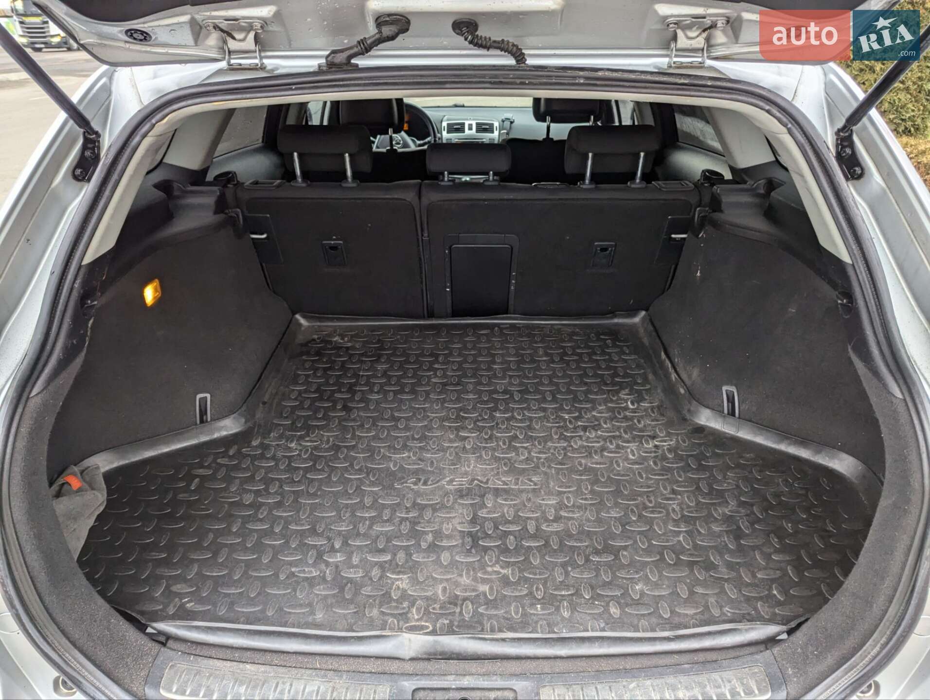 Toyota Avensis 2012 VIN SB1ED76L90E104255 фото оголошення 4 з 7