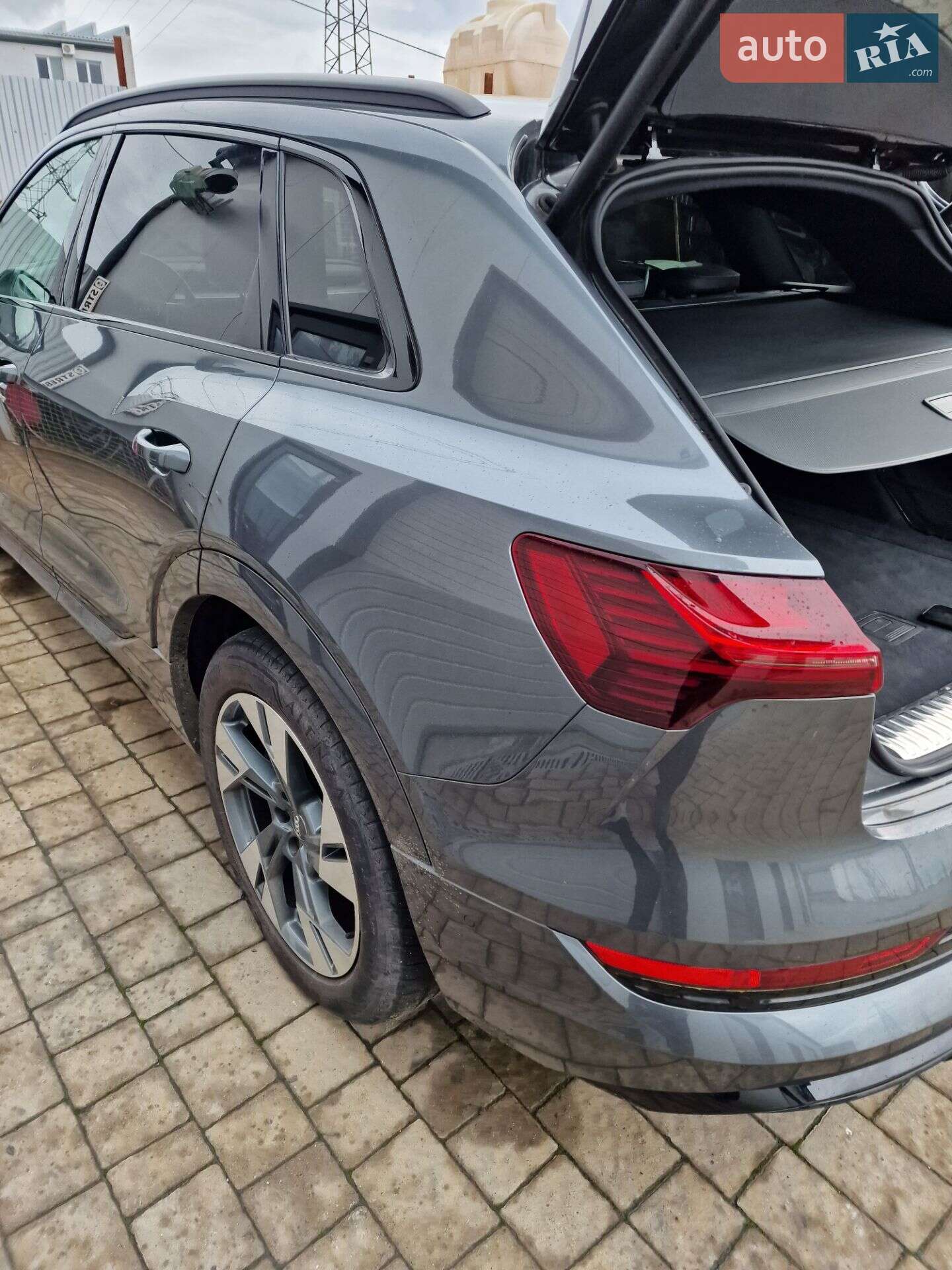 Audi e-tron 2020 VIN WAUZZZGE8LB030176 фото оголошення 16 з 63