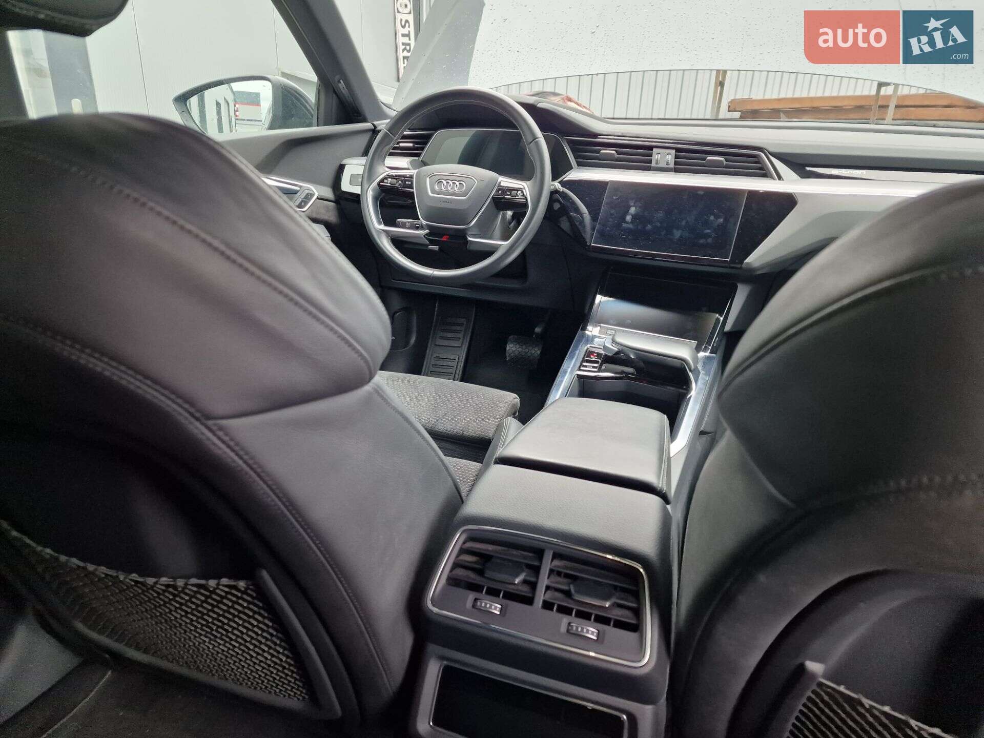 Audi e-tron 2020 VIN WAUZZZGE8LB030176 фото оголошення 24 з 63