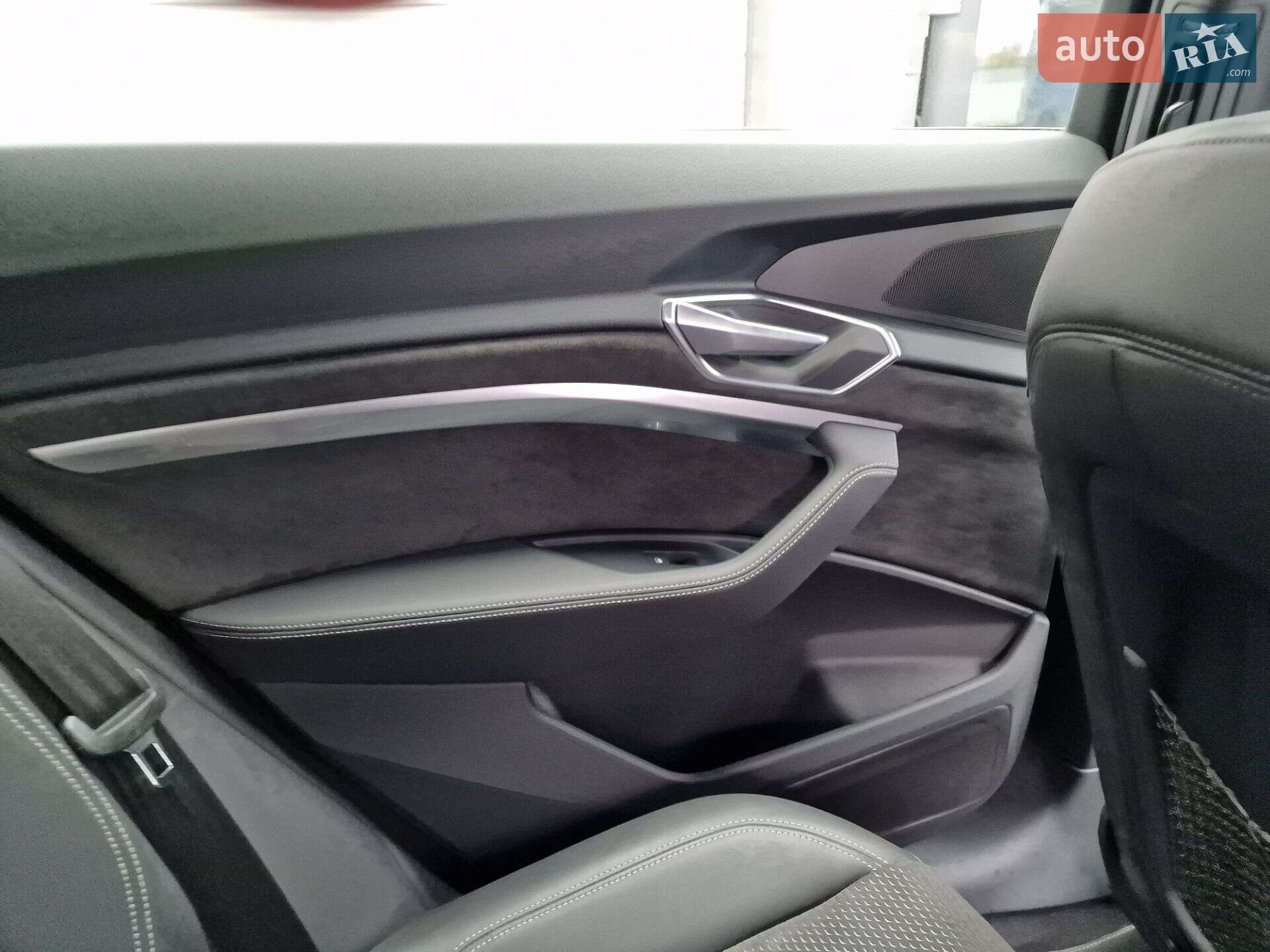Audi e-tron 2020 VIN WAUZZZGE8LB030176 фото оголошення 27 з 63