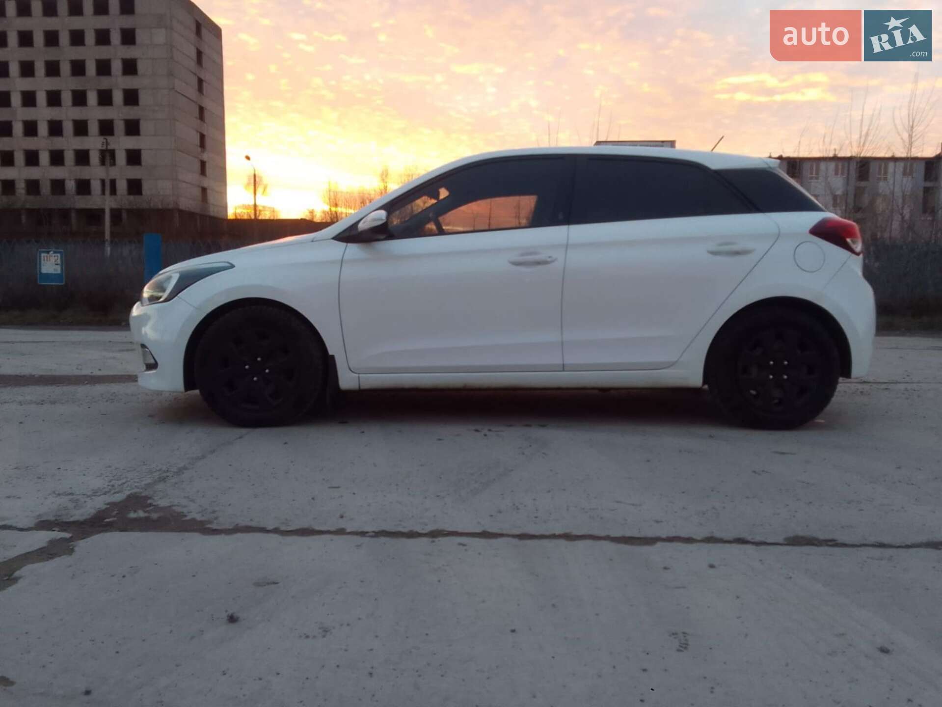 Hyundai i20 2016 VIN NLHB251PAJZ285294 фото оголошення 3 з 13