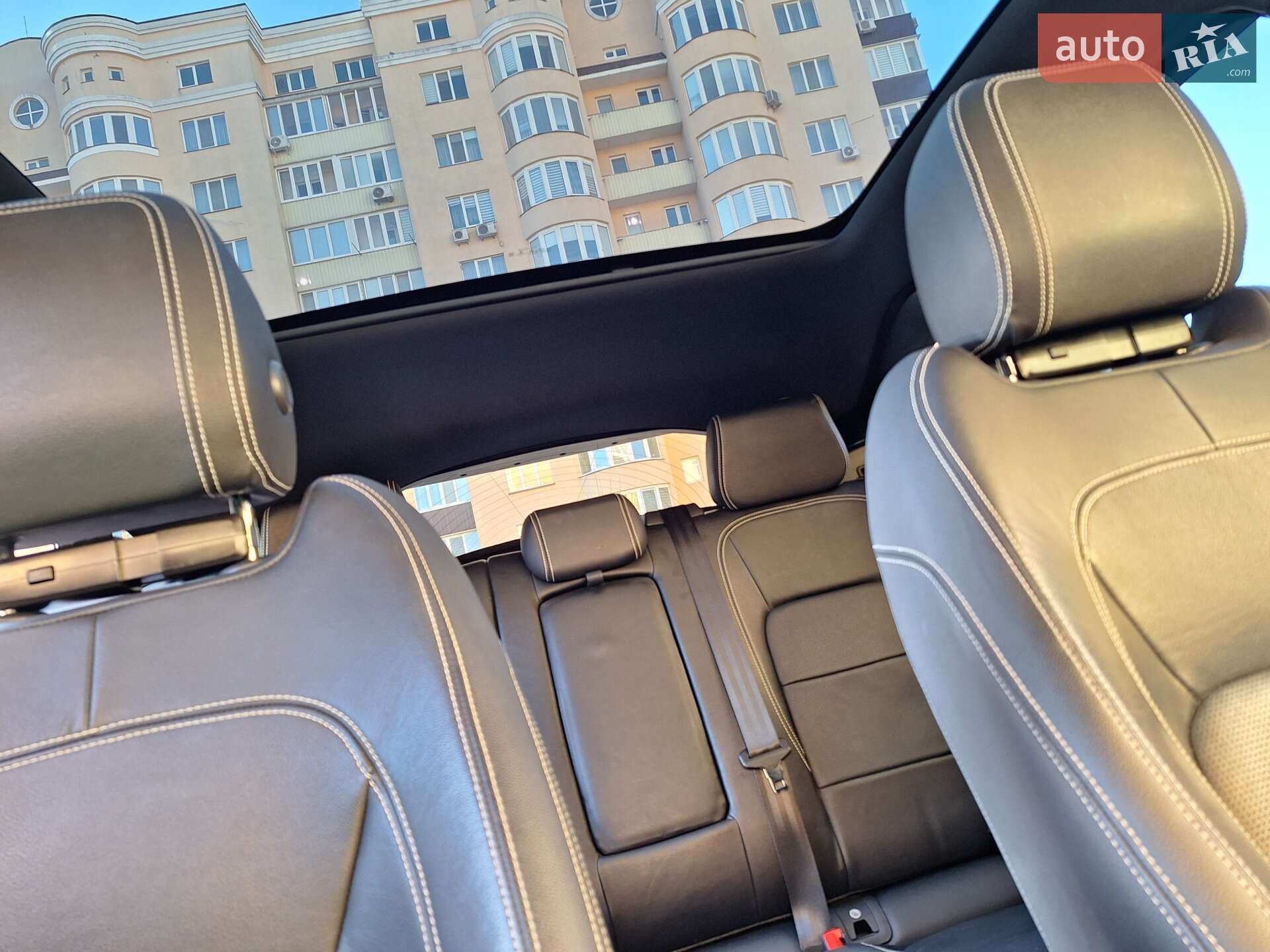 Jaguar E-Pace 2018 VIN SADFT2GX3J1Z27820 фото оголошення 21 з 59