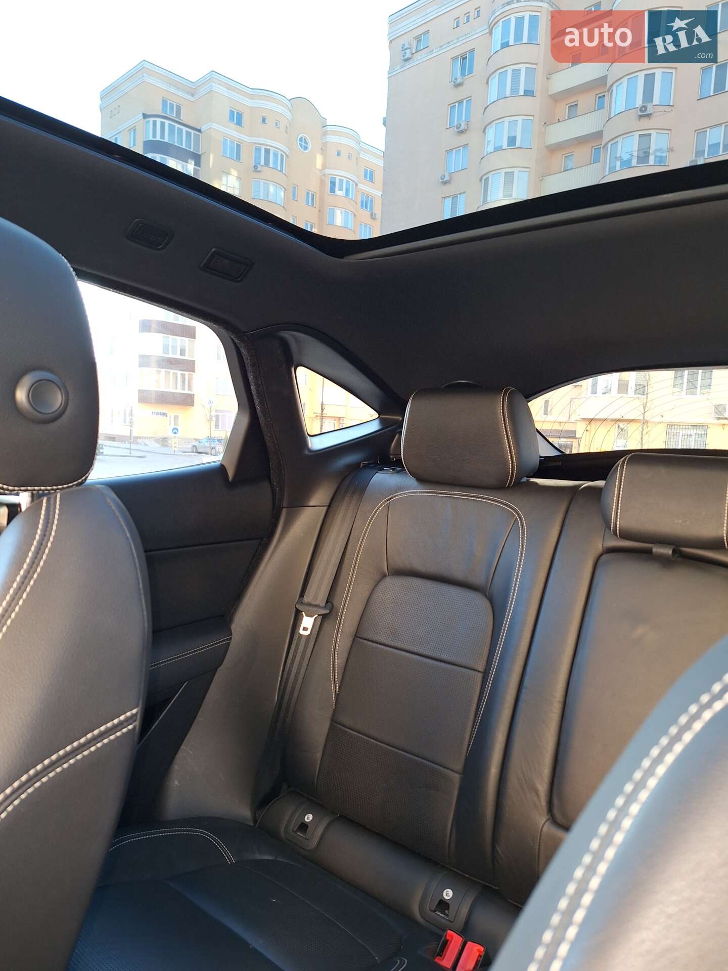 Jaguar E-Pace 2018 VIN SADFT2GX3J1Z27820 фото оголошення 28 з 59