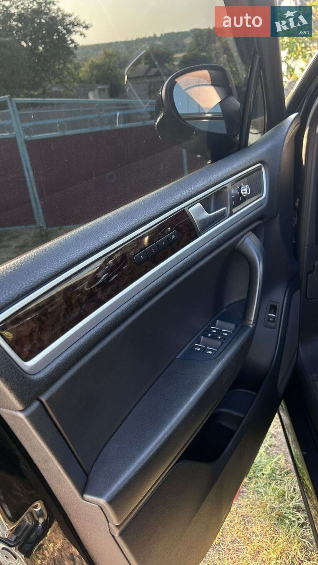 Volkswagen Touareg 2012 VIN WVGEG9BP0DD008660 фото оголошення 10 з 21