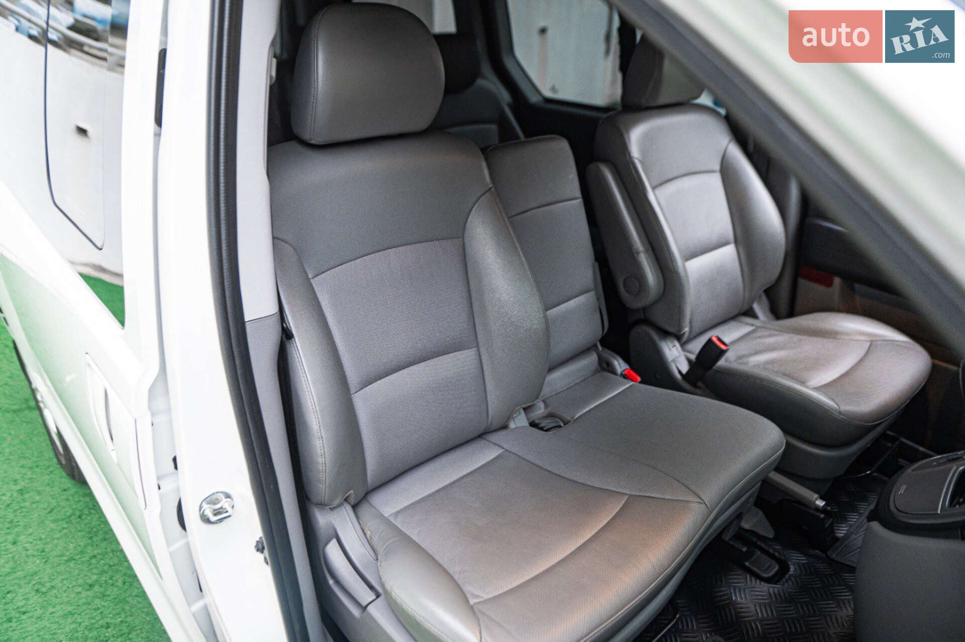 Hyundai Grand Starex 2019 VIN KMJWA37KBKU085084 фото оголошення 37 з 44