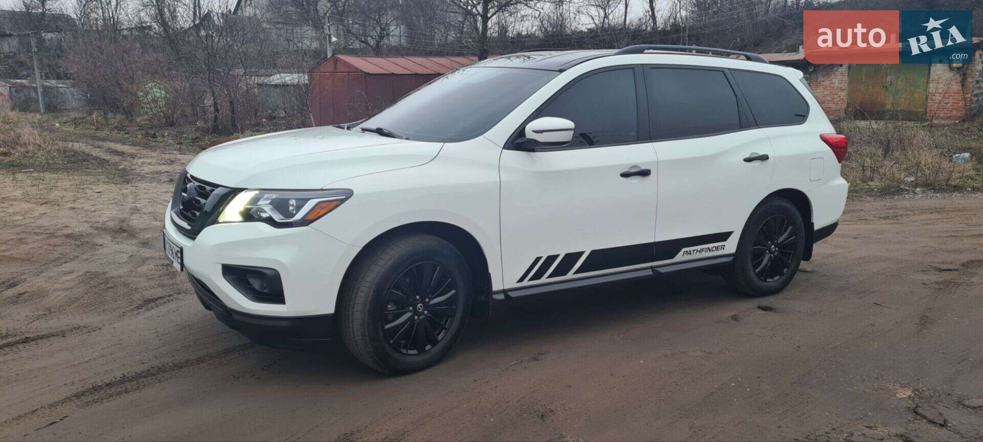Nissan Pathfinder 2018 VIN 5N1DR2MM0JC649342 фото оголошення 3 з 25
