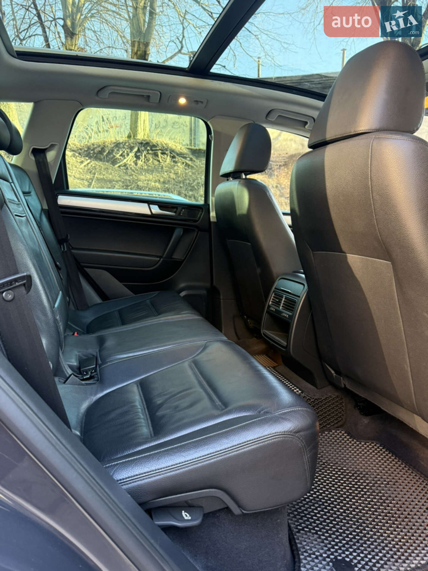 Volkswagen Touareg 2010 VIN WVGZZZ7PZBD014502 фото оголошення 8 з 14