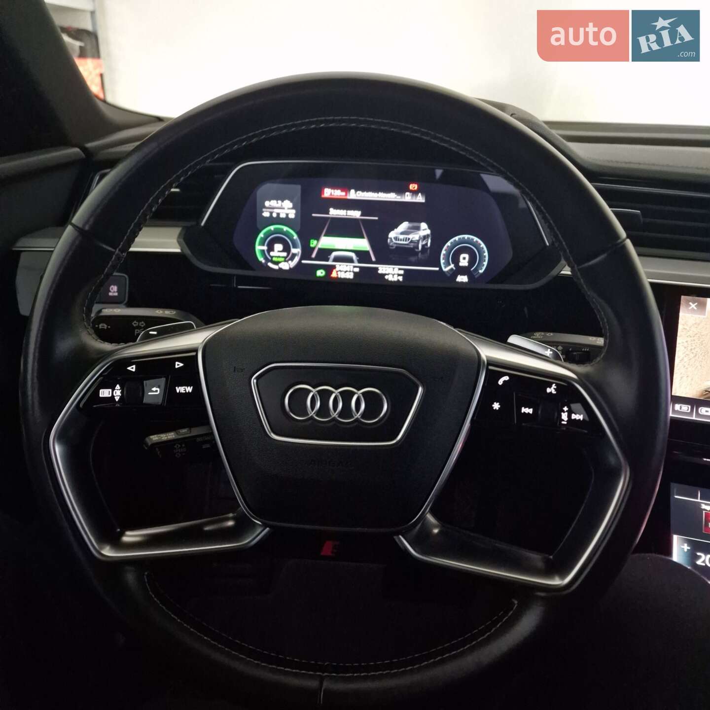 Audi e-tron 2020 VIN WAUZZZGE8LB030176 фото оголошення 2 з 63
