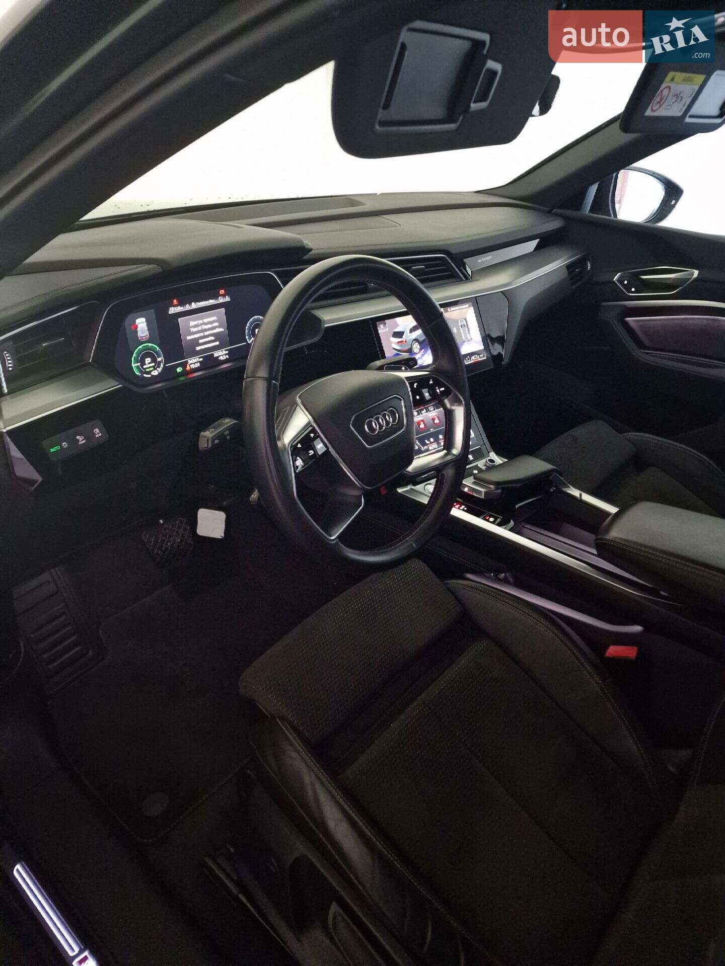 Audi e-tron 2020 VIN WAUZZZGE8LB030176 фото оголошення 4 з 63