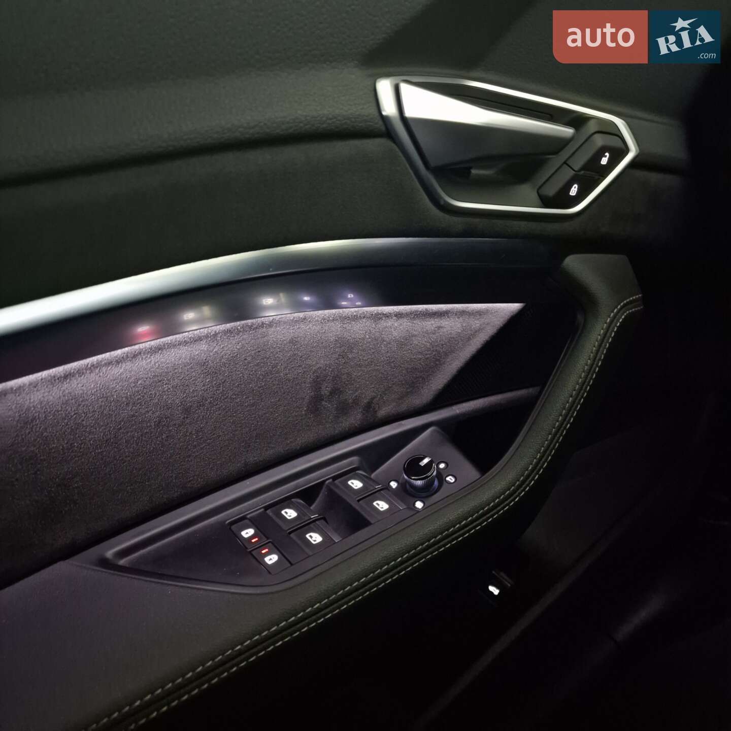 Audi e-tron 2020 VIN WAUZZZGE8LB030176 фото оголошення 9 з 63
