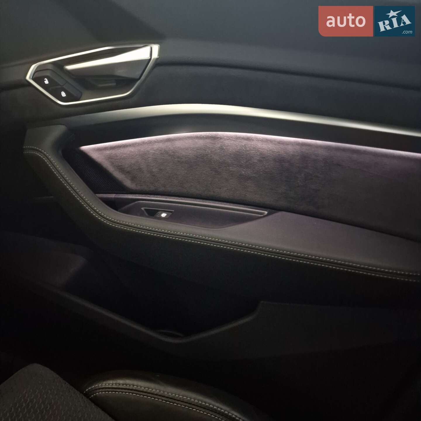 Audi e-tron 2020 VIN WAUZZZGE8LB030176 фото оголошення 10 з 63