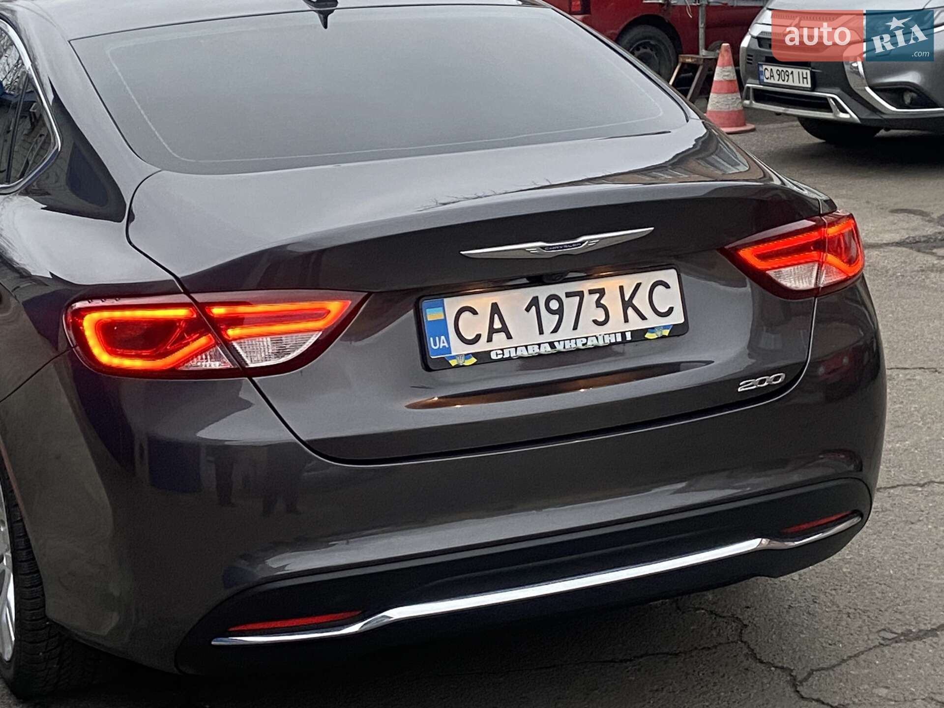 Chrysler 200 2015 VIN 1C3CCCAB6GN115385 фото оголошення 2 з 10