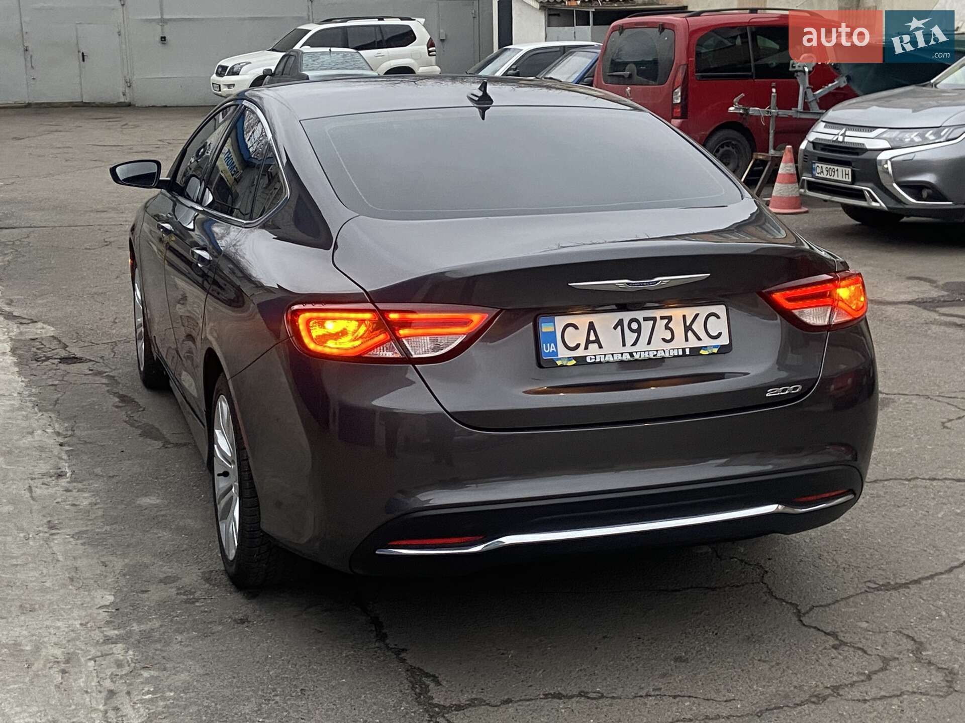 Chrysler 200 2015 VIN 1C3CCCAB6GN115385 фото оголошення 3 з 10