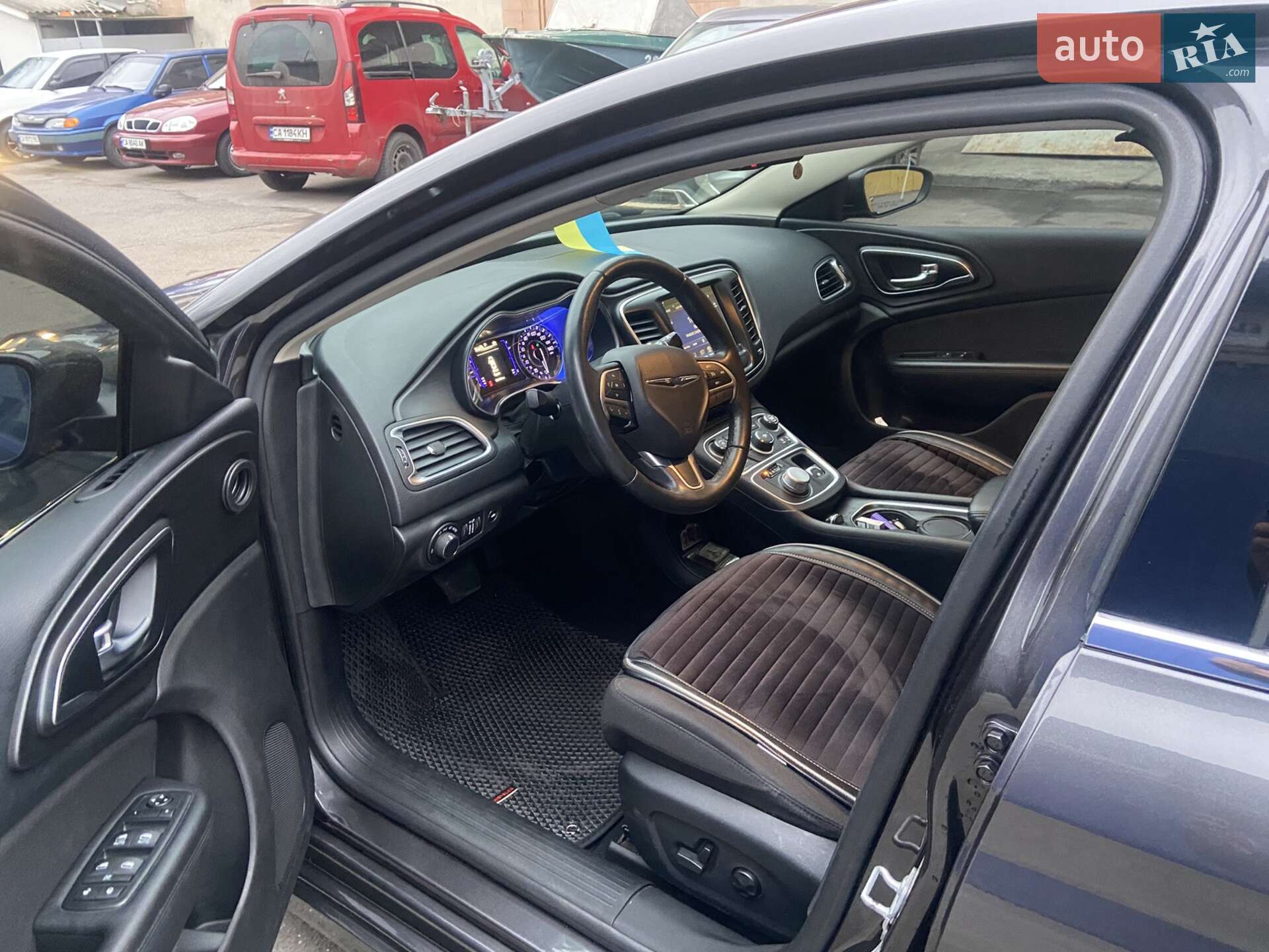 Chrysler 200 2015 VIN 1C3CCCAB6GN115385 фото оголошення 5 з 10