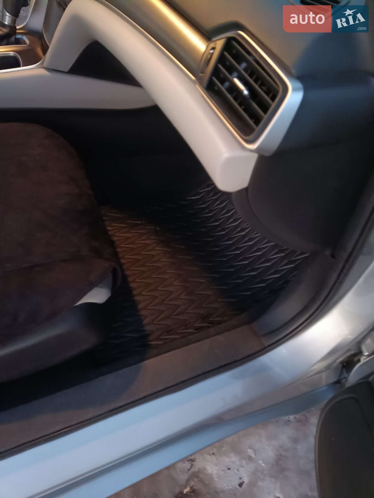 Honda Accord 2019 VIN 1HGCV1F12KA143857 фото оголошення 24 з 27
