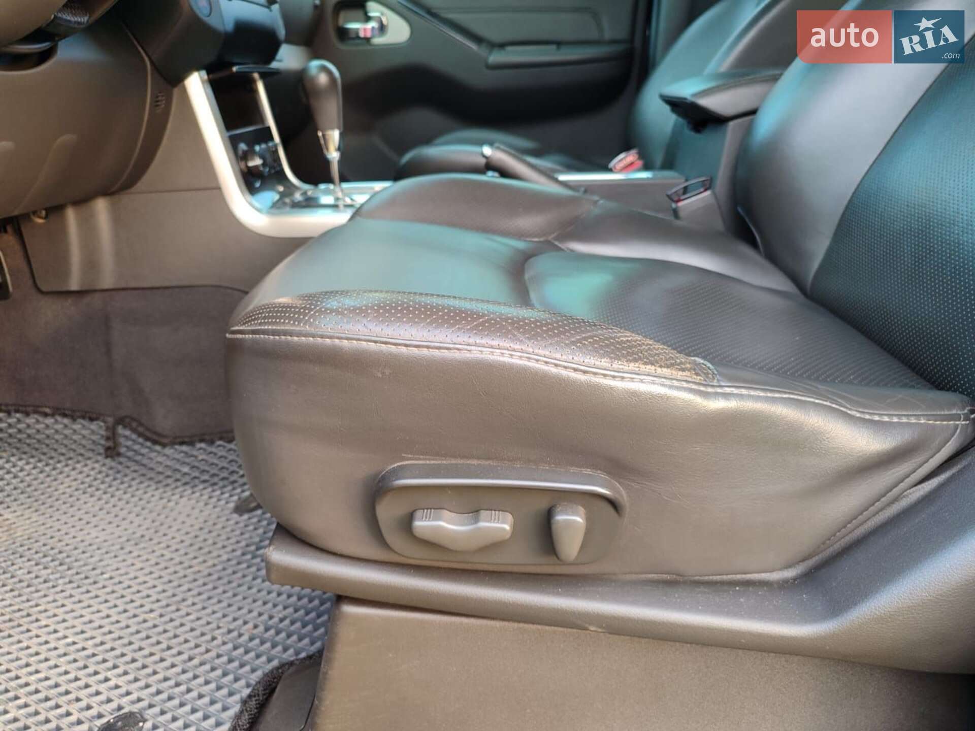 Nissan Pathfinder 2011 VIN VSKJVWR51U0444048 фото оголошення 13 з 20