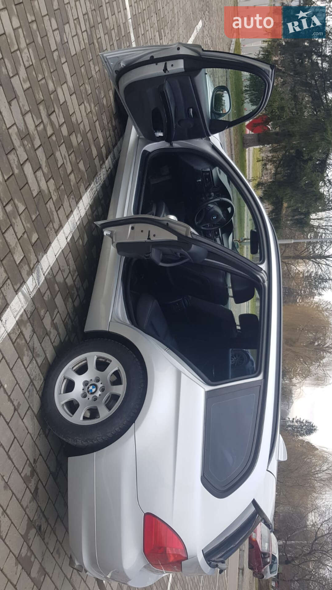 BMW 3 Series 2010 VIN WBAUY11080A906659 фото оголошення 11 з 49
