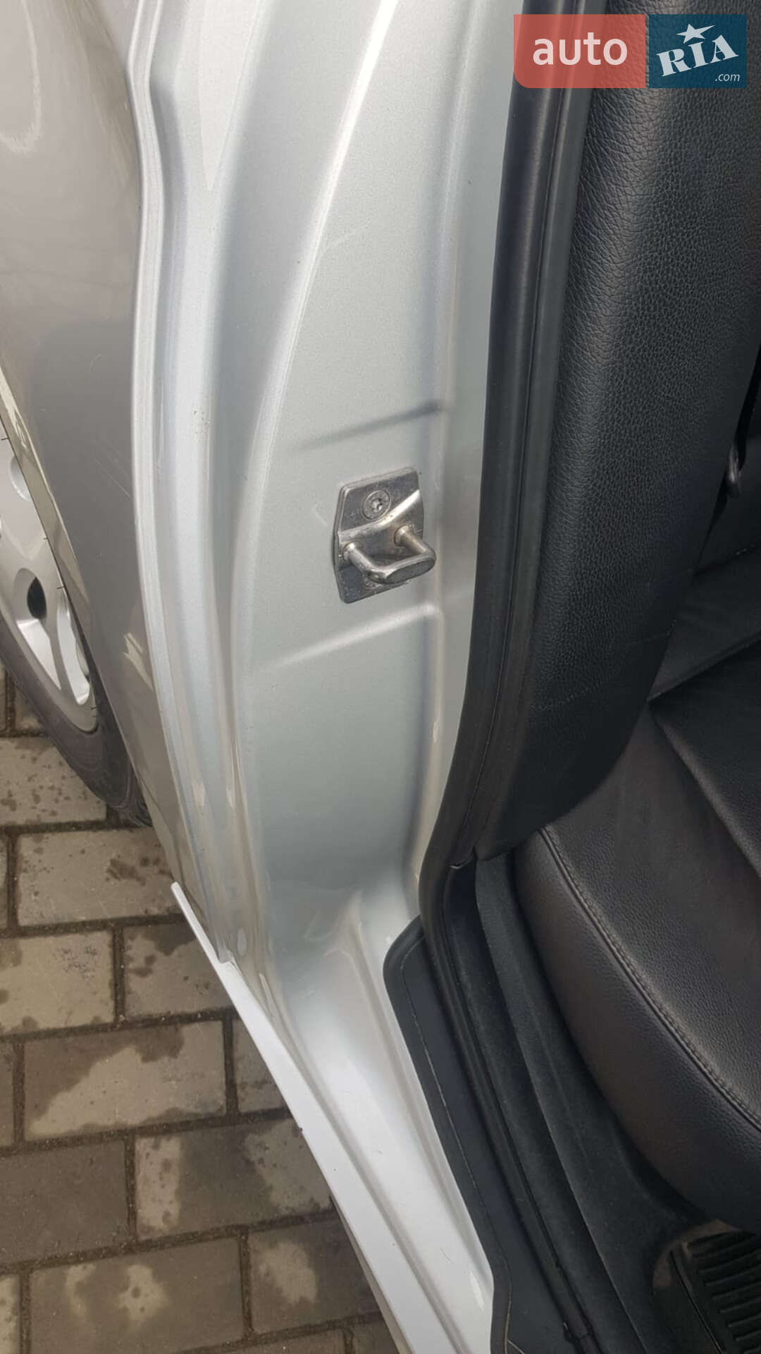 BMW 3 Series 2010 VIN WBAUY11080A906659 фото оголошення 29 з 49