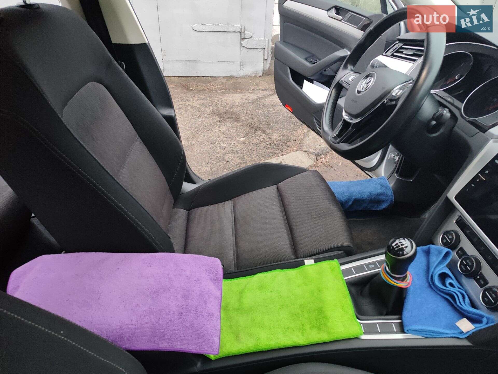 Volkswagen Passat 2018 VIN WVWZZZ3CZJE264178 фото оголошення 16 з 61