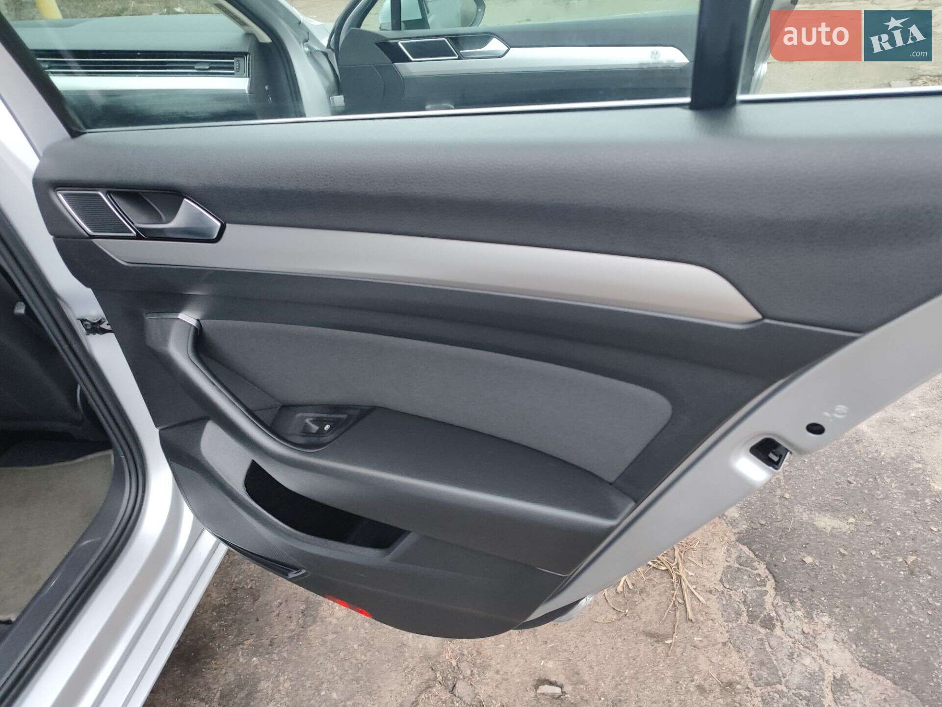 Volkswagen Passat 2018 VIN WVWZZZ3CZJE264178 фото оголошення 25 з 61
