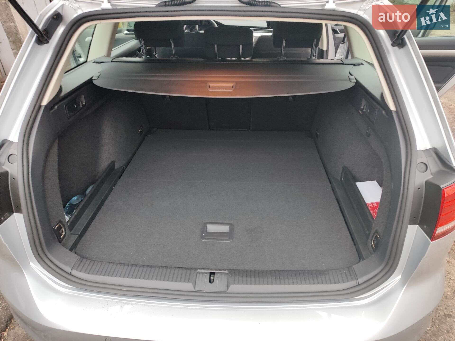 Volkswagen Passat 2018 VIN WVWZZZ3CZJE264178 фото оголошення 31 з 61