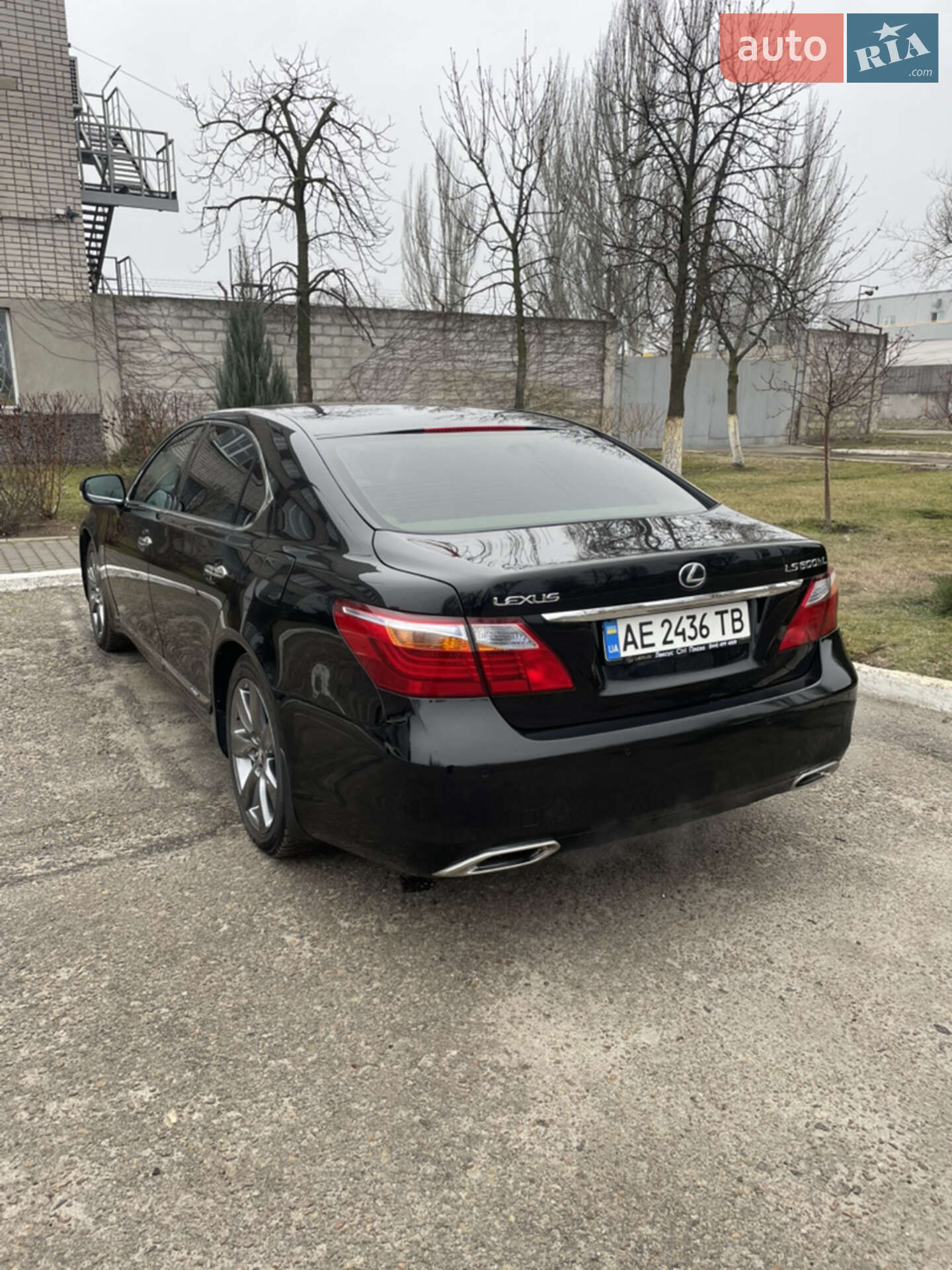Lexus LS 2012 VIN JTHDU46F405015210 фото оголошення 4 з 13