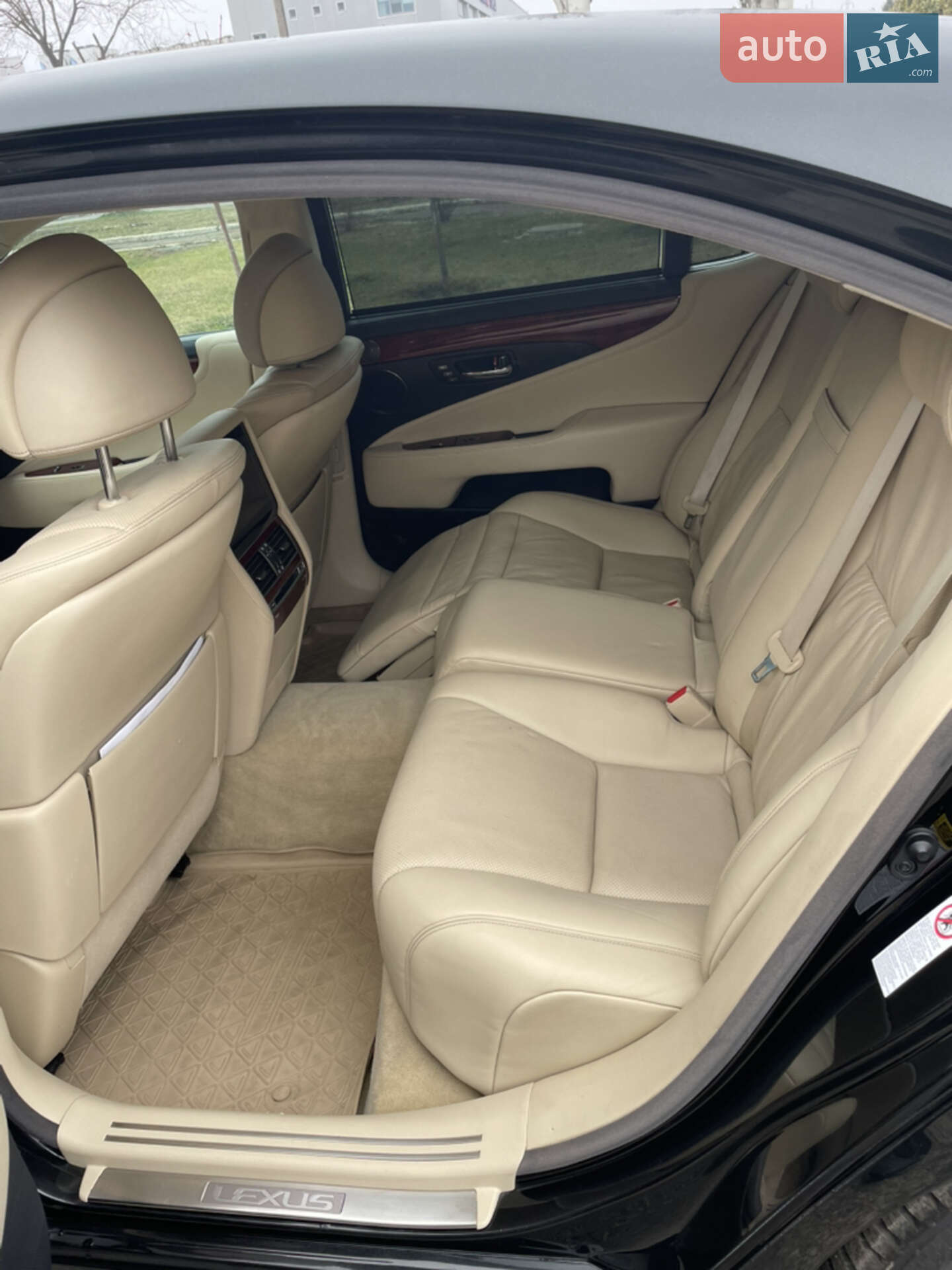 Lexus LS 2012 VIN JTHDU46F405015210 фото оголошення 9 з 13