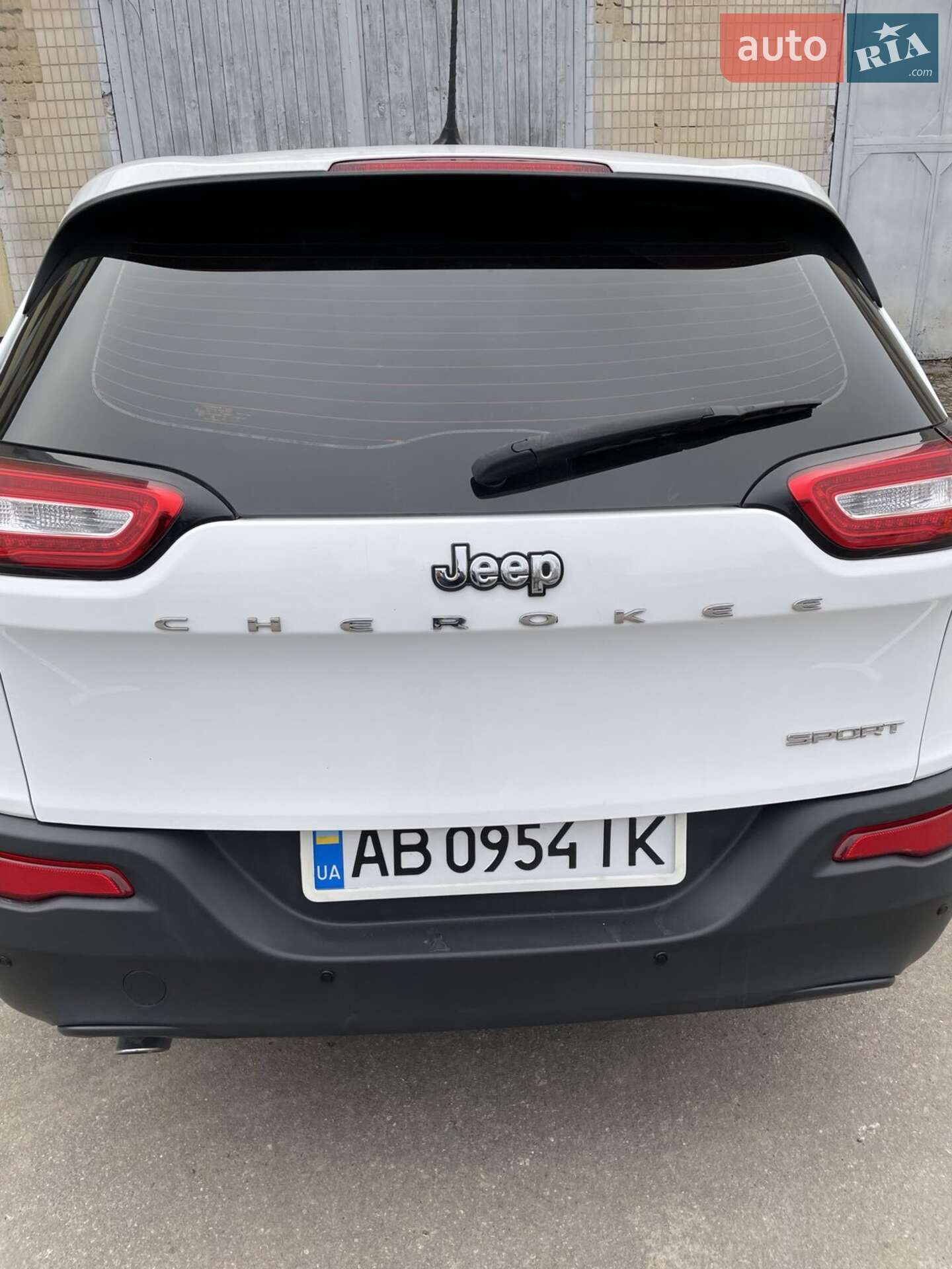 Jeep Cherokee 2017 VIN 1C4PJLAB8HW653245 фото оголошення 2 з 8
