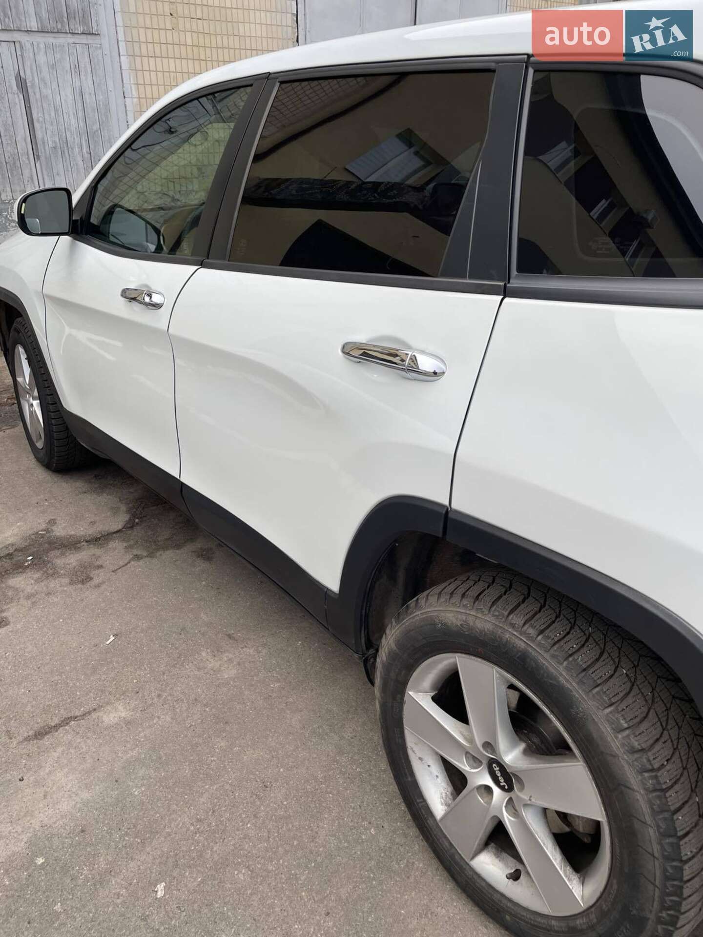 Jeep Cherokee 2017 VIN 1C4PJLAB8HW653245 фото оголошення 3 з 8
