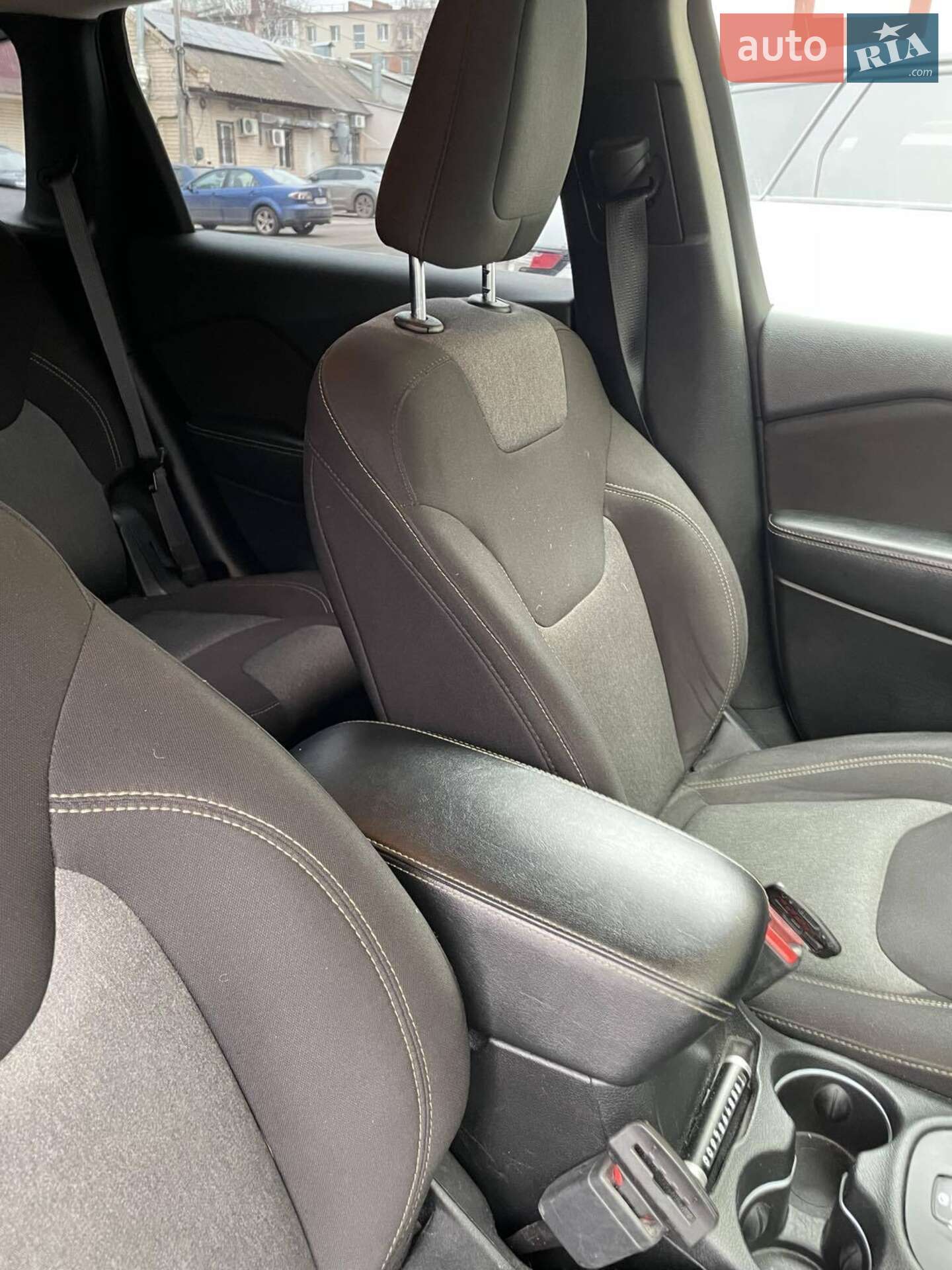 Jeep Cherokee 2017 VIN 1C4PJLAB8HW653245 фото оголошення 5 з 8