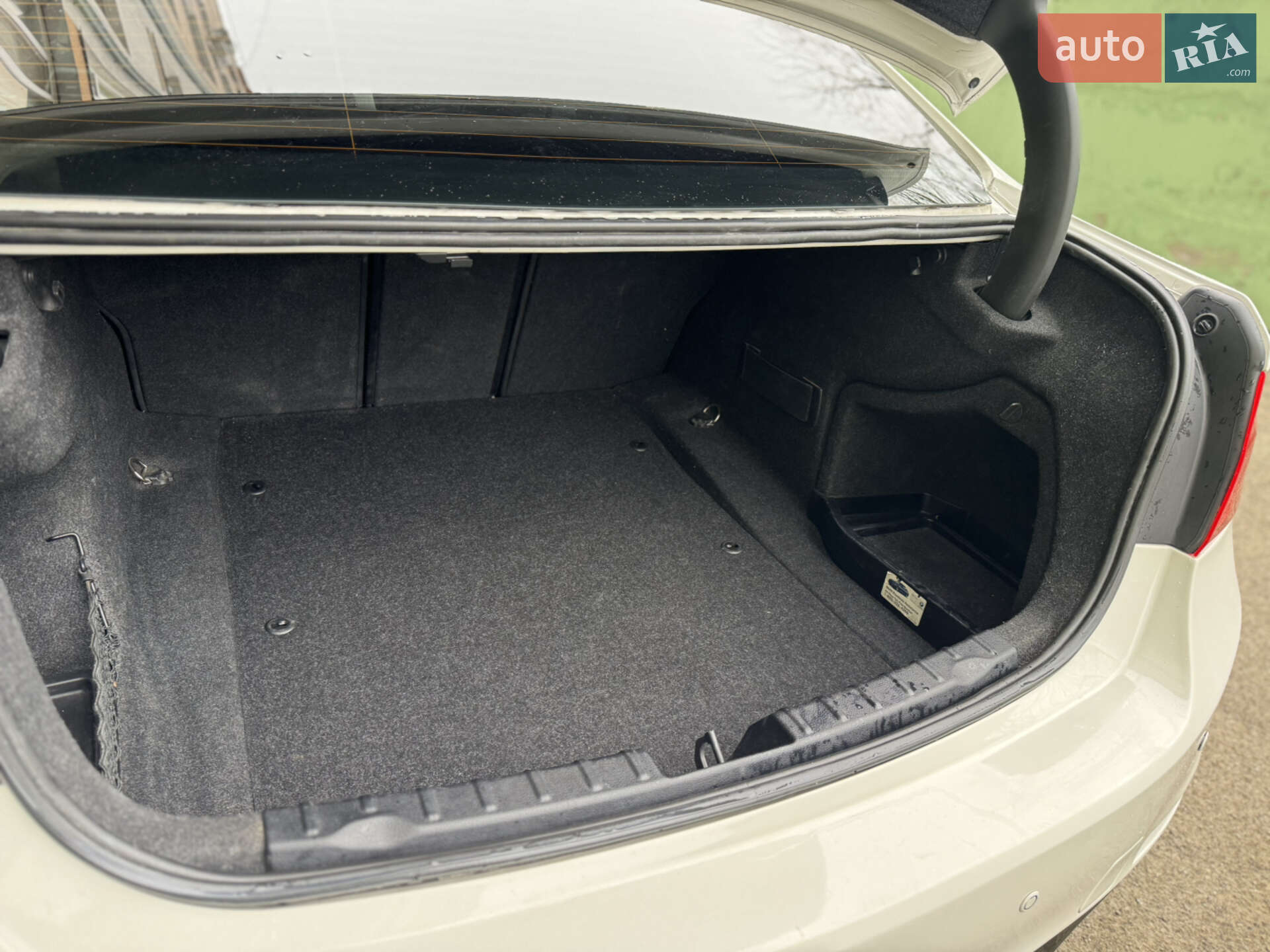 BMW 3 Series 2013 VIN WBA3C3C53EP661661 фото оголошення 17 з 19