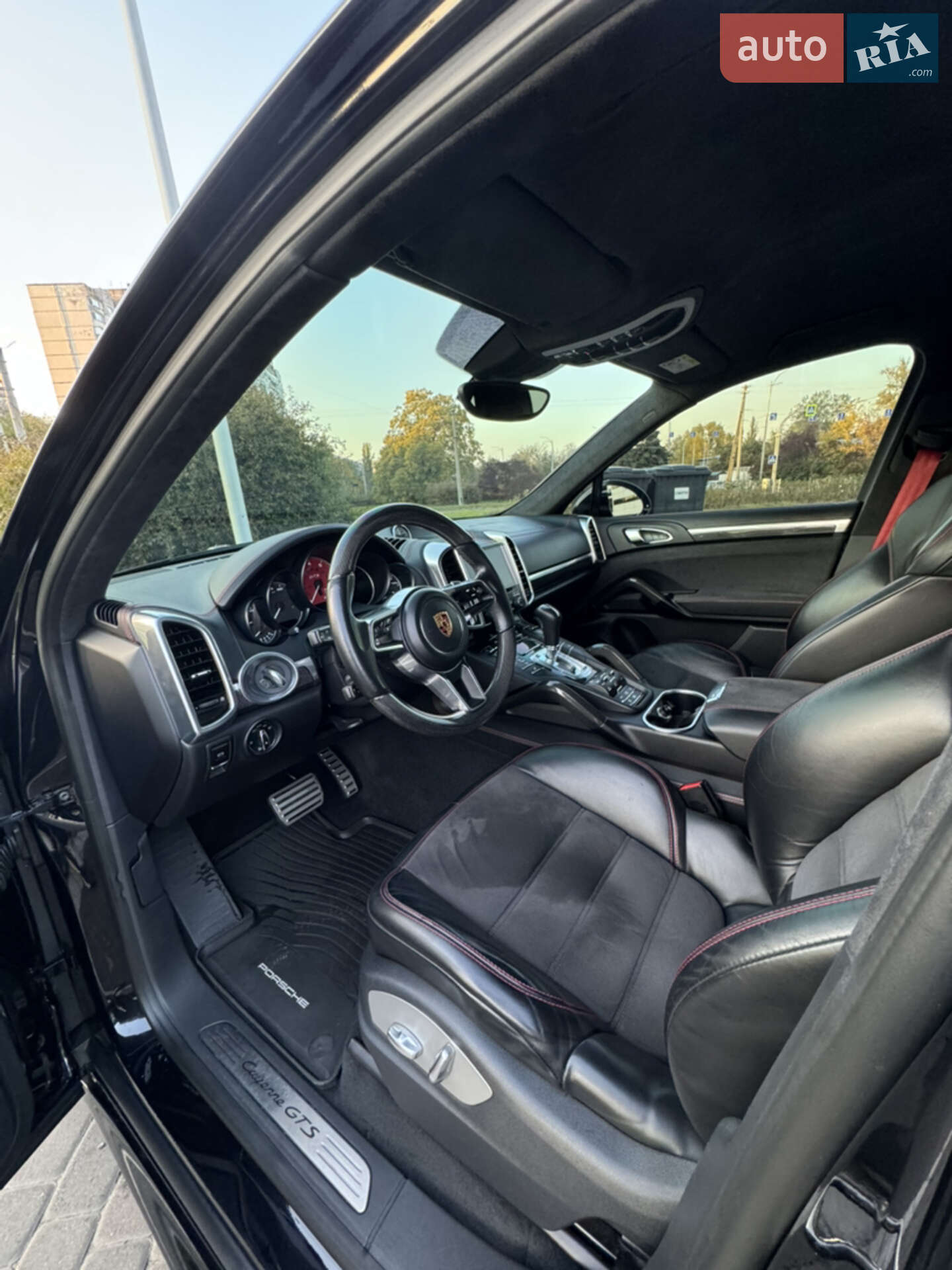 Porsche Cayenne 2017 VIN WP1ZZZ92ZHLA84060 фото оголошення 16 з 28