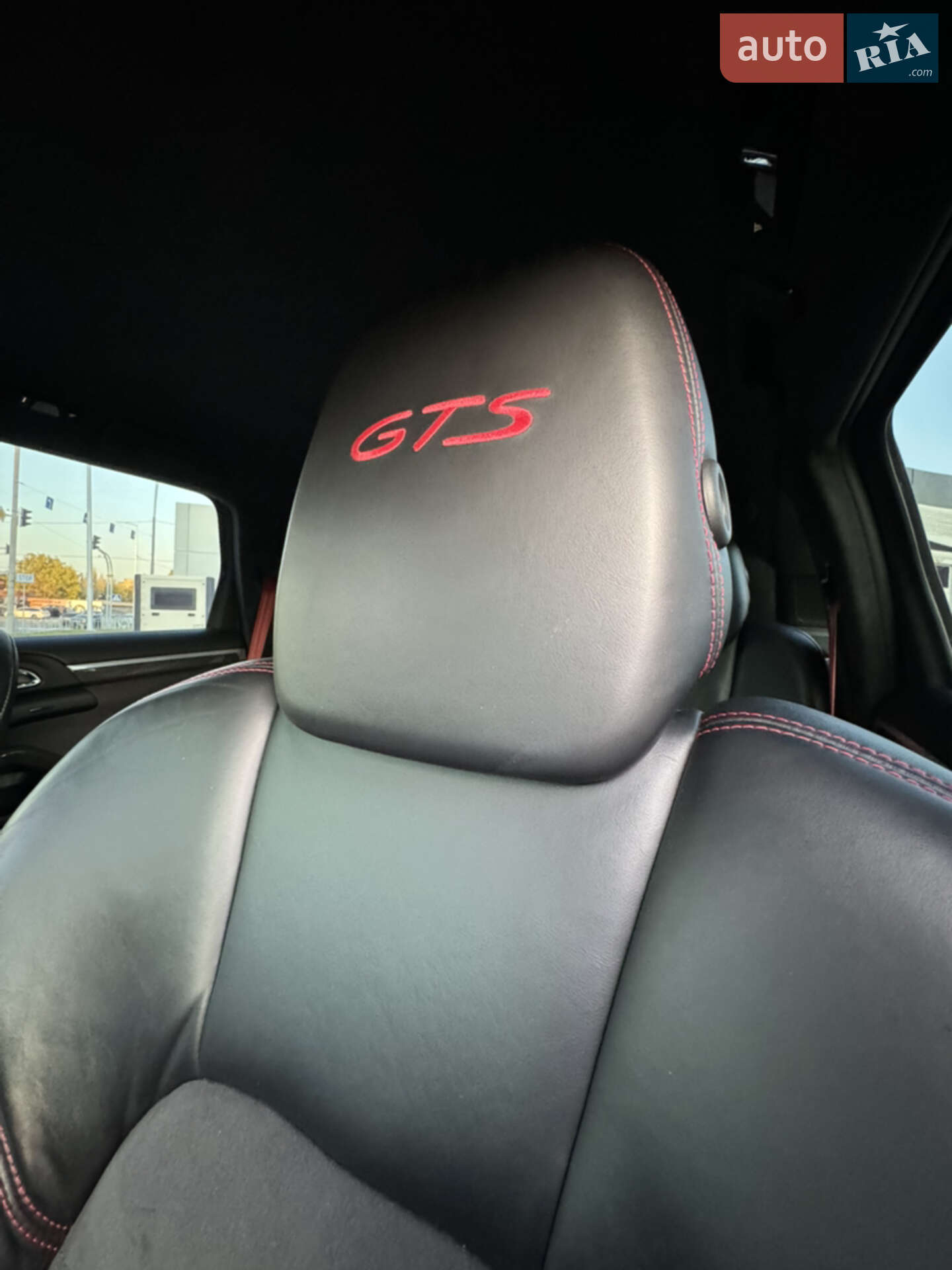 Porsche Cayenne 2017 VIN WP1ZZZ92ZHLA84060 фото оголошення 19 з 28