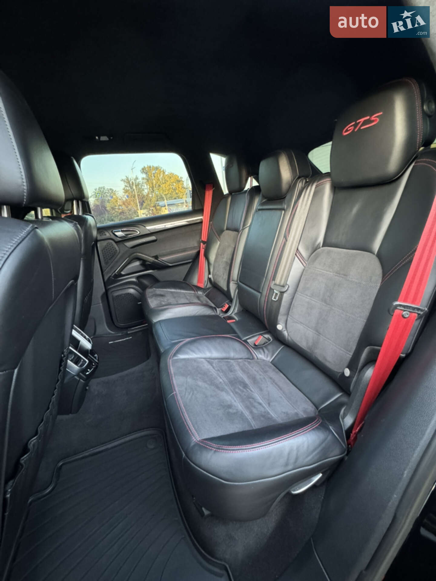 Porsche Cayenne 2017 VIN WP1ZZZ92ZHLA84060 фото оголошення 20 з 28