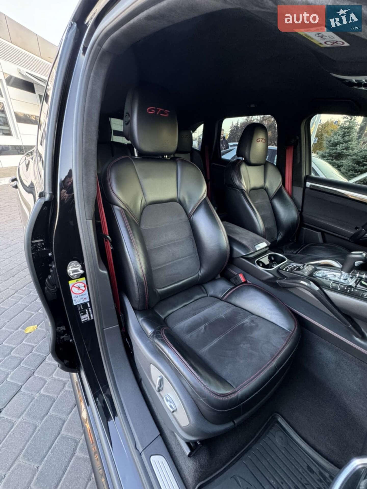 Porsche Cayenne 2017 VIN WP1ZZZ92ZHLA84060 фото оголошення 21 з 28