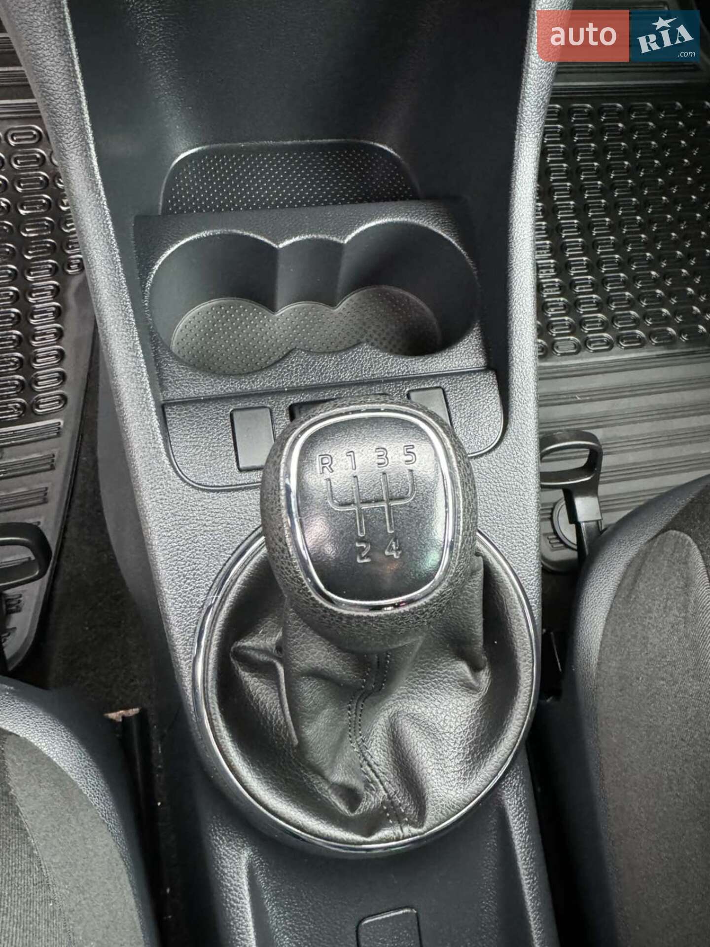 Skoda Fabia 2013 VIN TMBEM25J0E3043069 фото оголошення 10 з 18