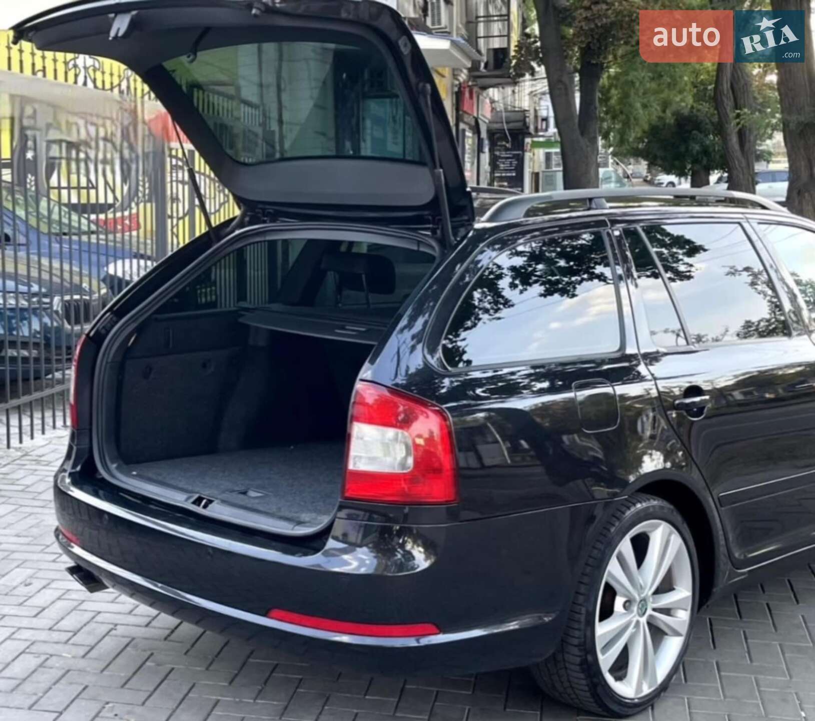 Skoda Octavia 2011 VIN TMBUF61Z3B2130149 фото оголошення 3 з 9
