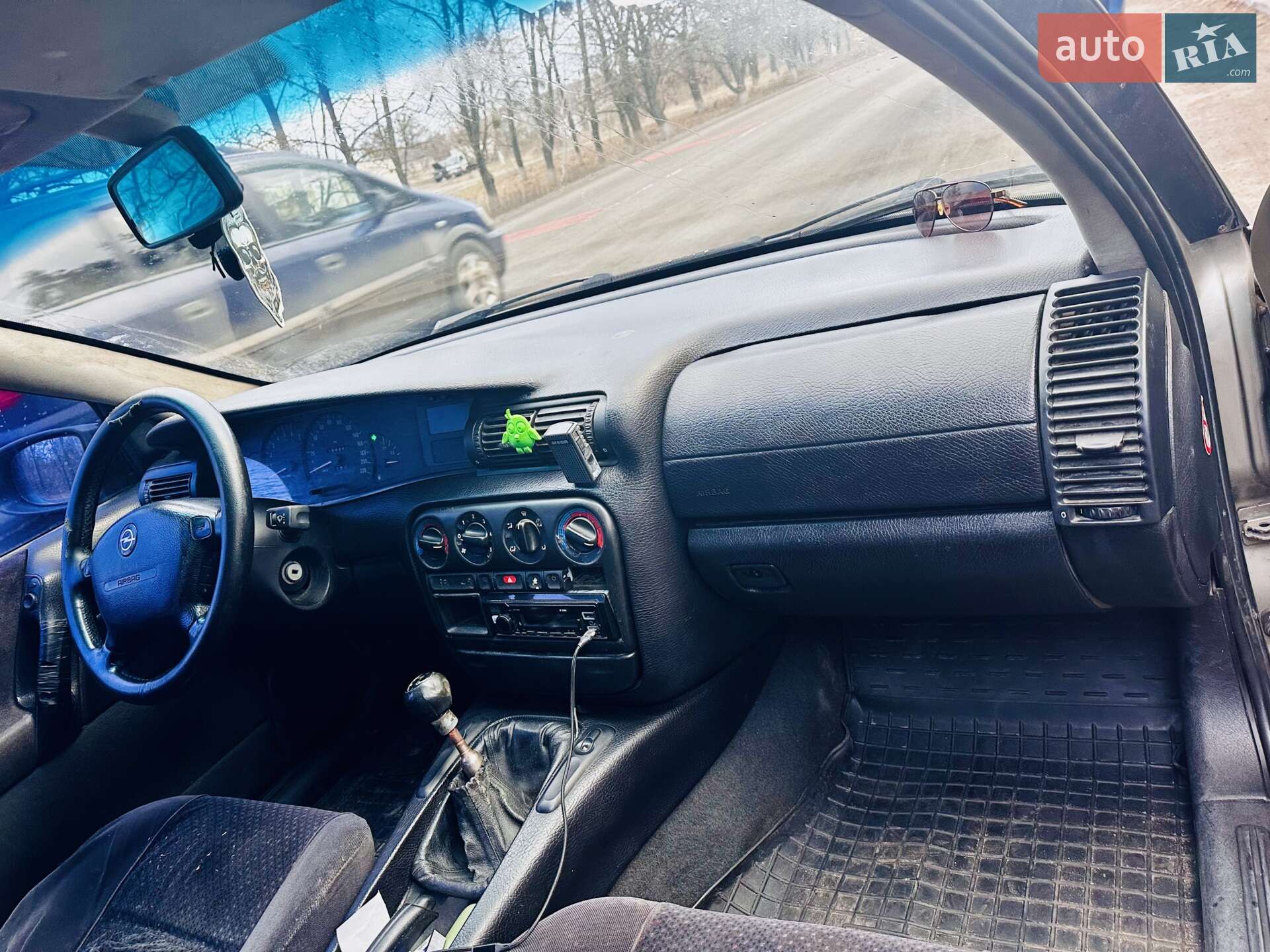 Opel Omega 1999 VIN W0L0VBF69X1016076 фото оголошення 3 з 4