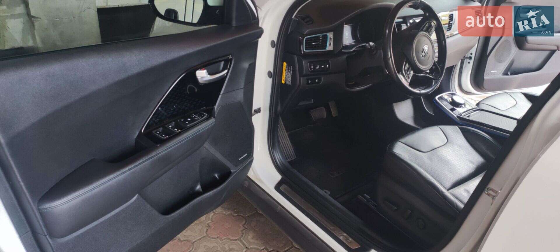 Kia Niro 2019 VIN KNDCE3LG1K5018859 фото оголошення 2 з 11