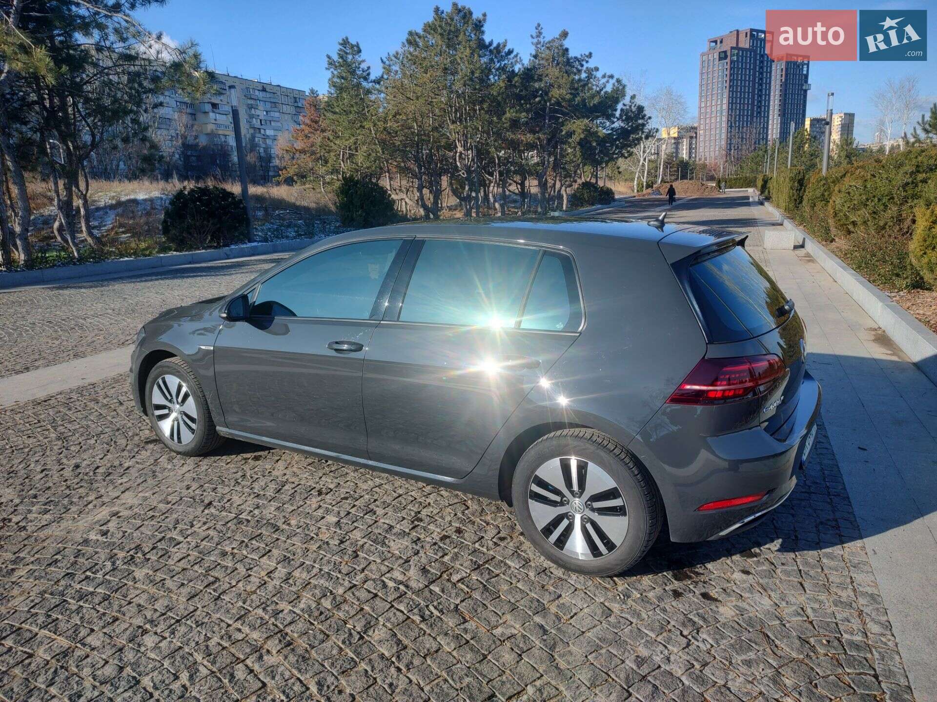 Volkswagen e-Golf 2019 VIN WVWZZZAUZKW909569 фото оголошення 3 з 12