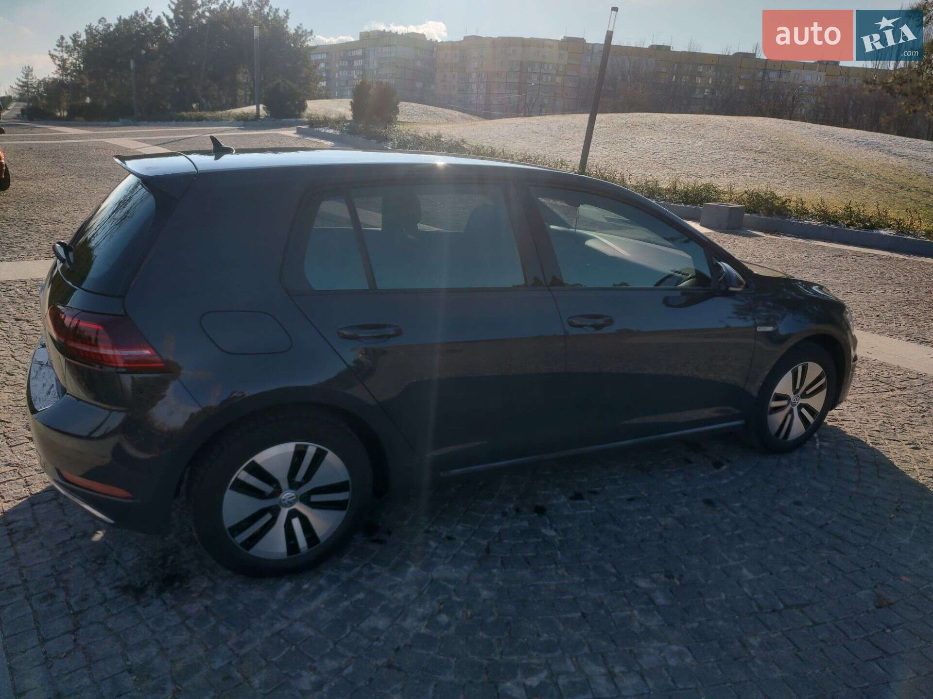 Volkswagen e-Golf 2019 VIN WVWZZZAUZKW909569 фото оголошення 4 з 12