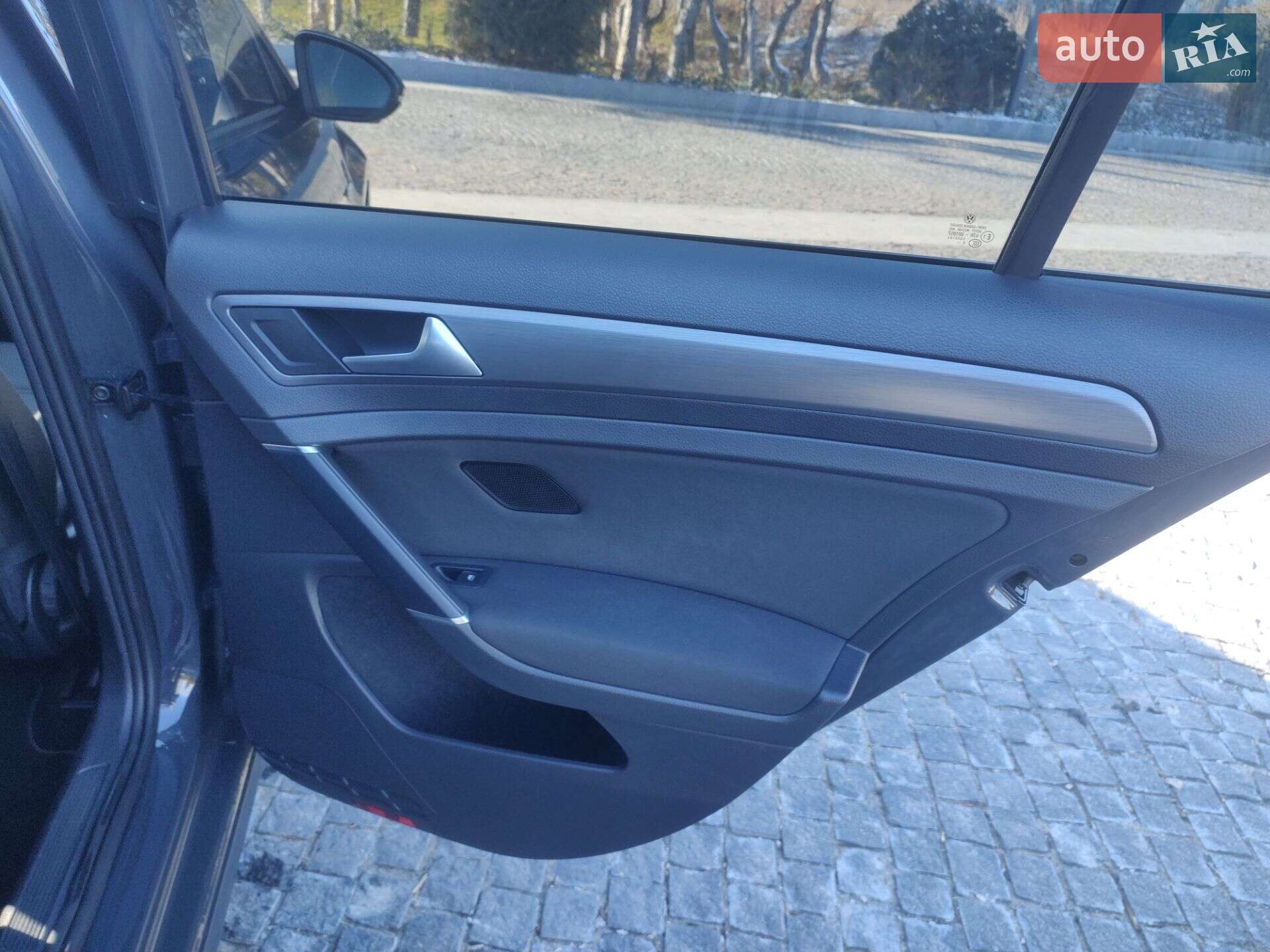Volkswagen e-Golf 2019 VIN WVWZZZAUZKW909569 фото оголошення 8 з 12