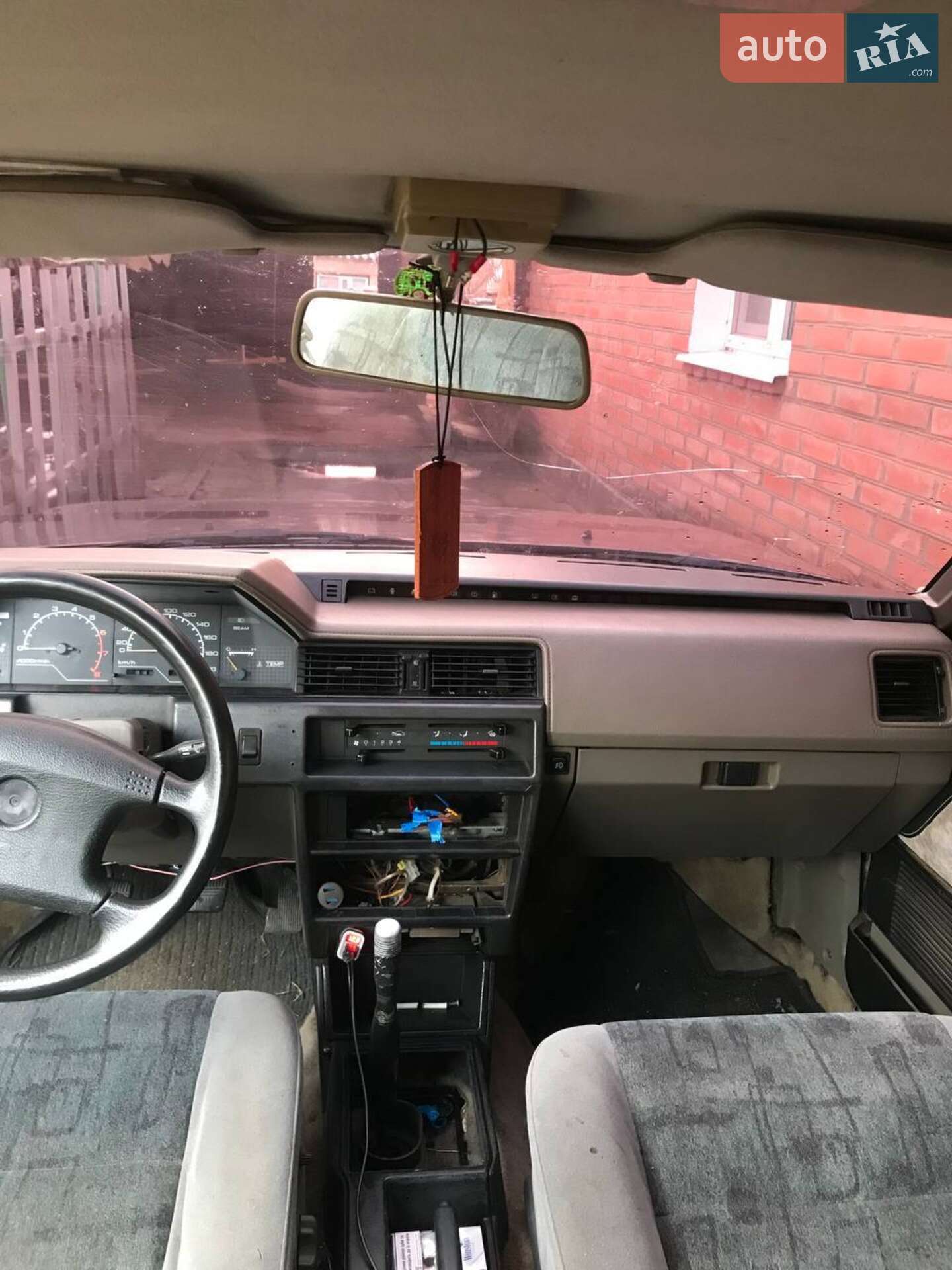 Nissan Bluebird 1986 VIN JN100YU11U0009217 фото оголошення 8 з 11