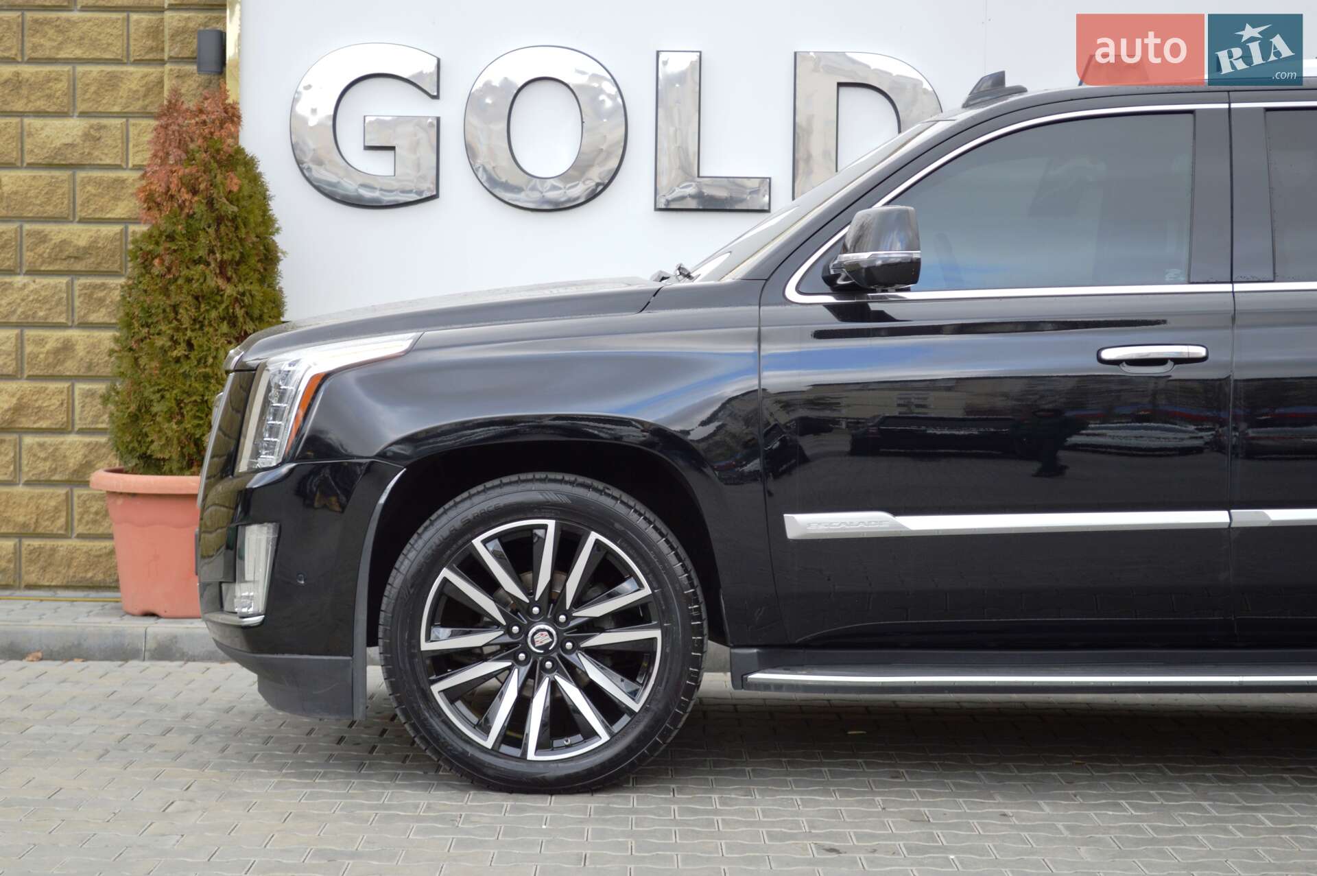 Cadillac Escalade 2017 VIN 1GYS4HKJ7JR115333 фото оголошення 10 з 67