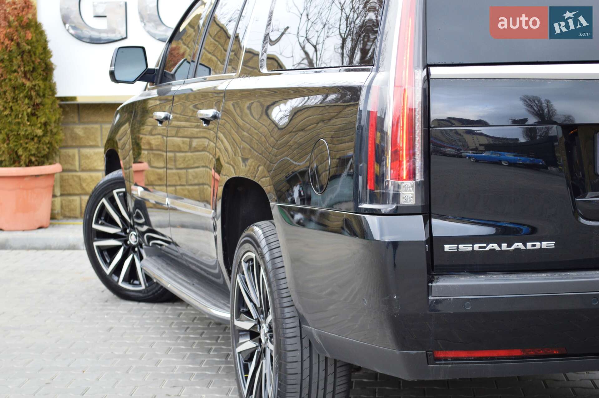 Cadillac Escalade 2017 VIN 1GYS4HKJ7JR115333 фото оголошення 15 з 67