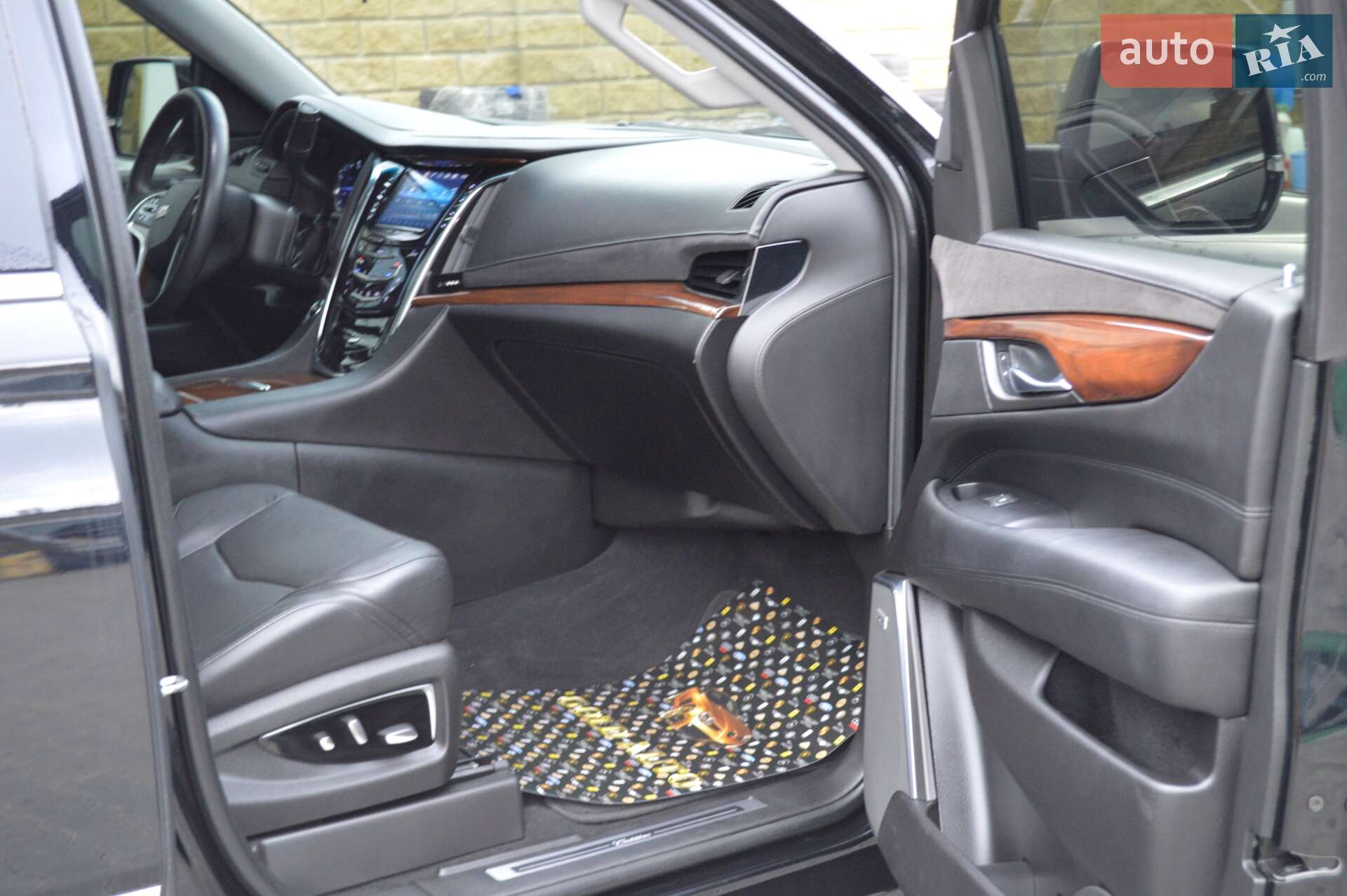 Cadillac Escalade 2017 VIN 1GYS4HKJ7JR115333 фото оголошення 53 з 67
